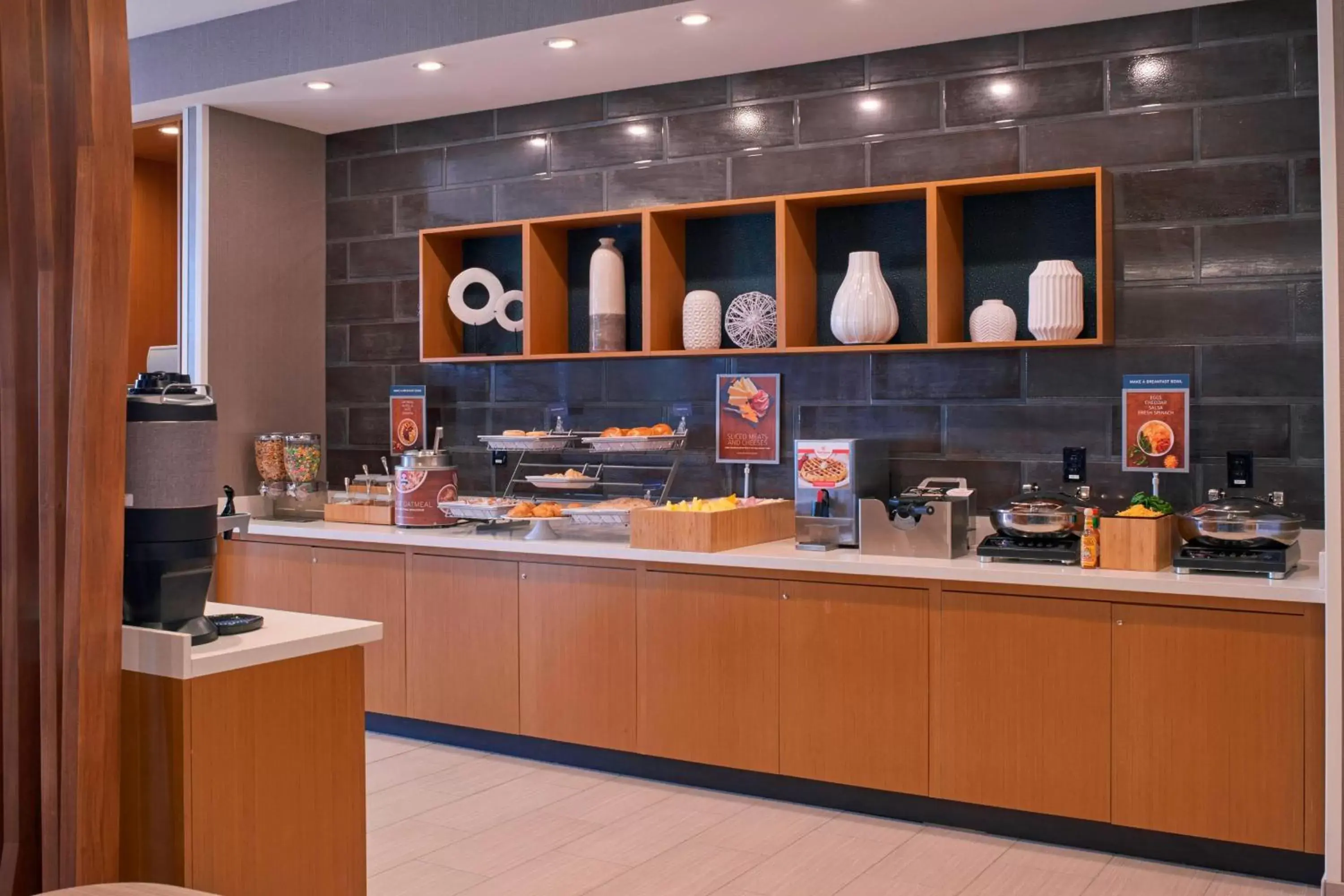 Breakfast, Restaurant/Places to Eat in SpringHill Suites by Marriott East Lansing University Area, Lansing Area