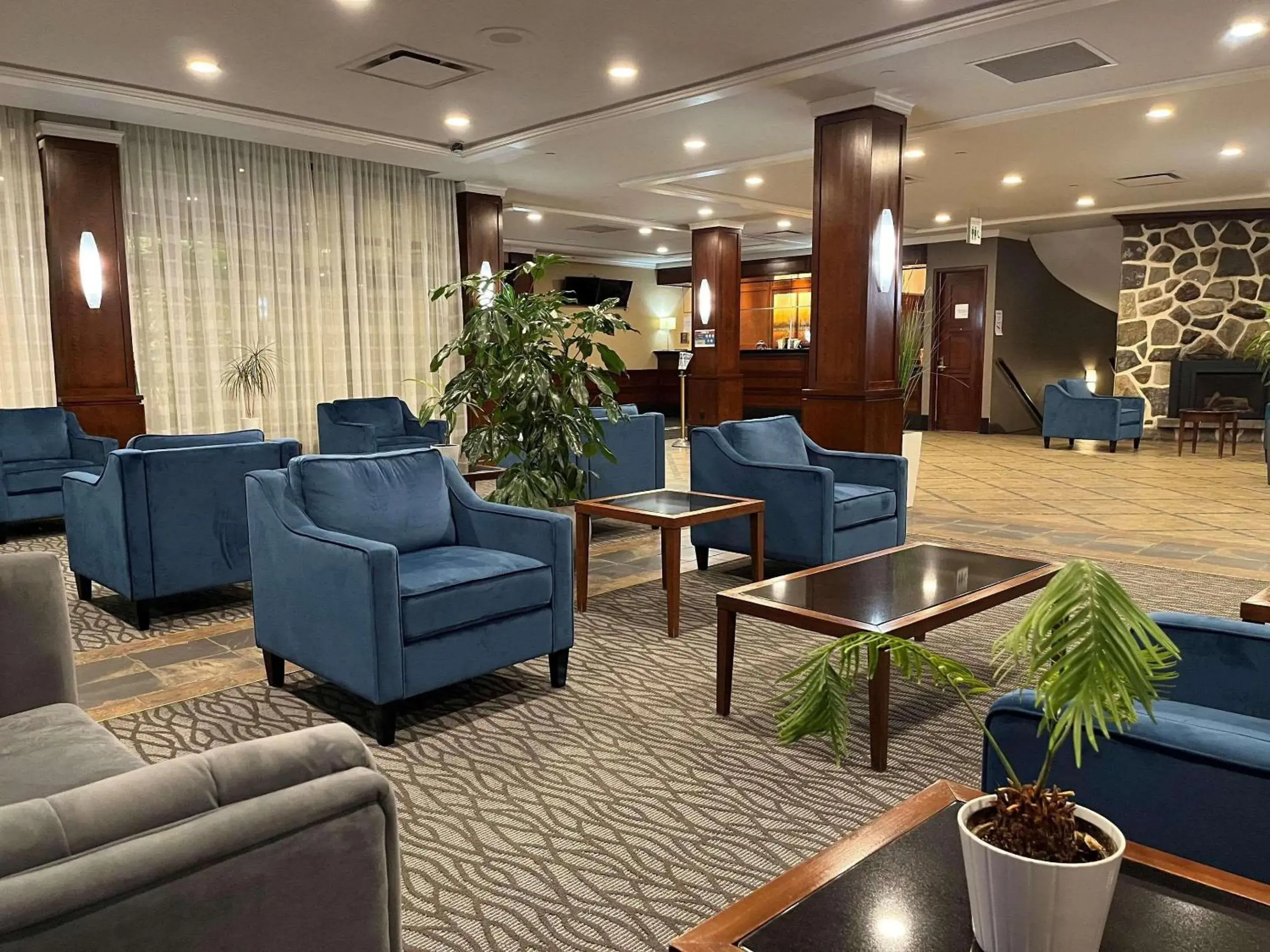 Lobby or reception, Lobby/Reception in Radisson Hotel Montreal Airport