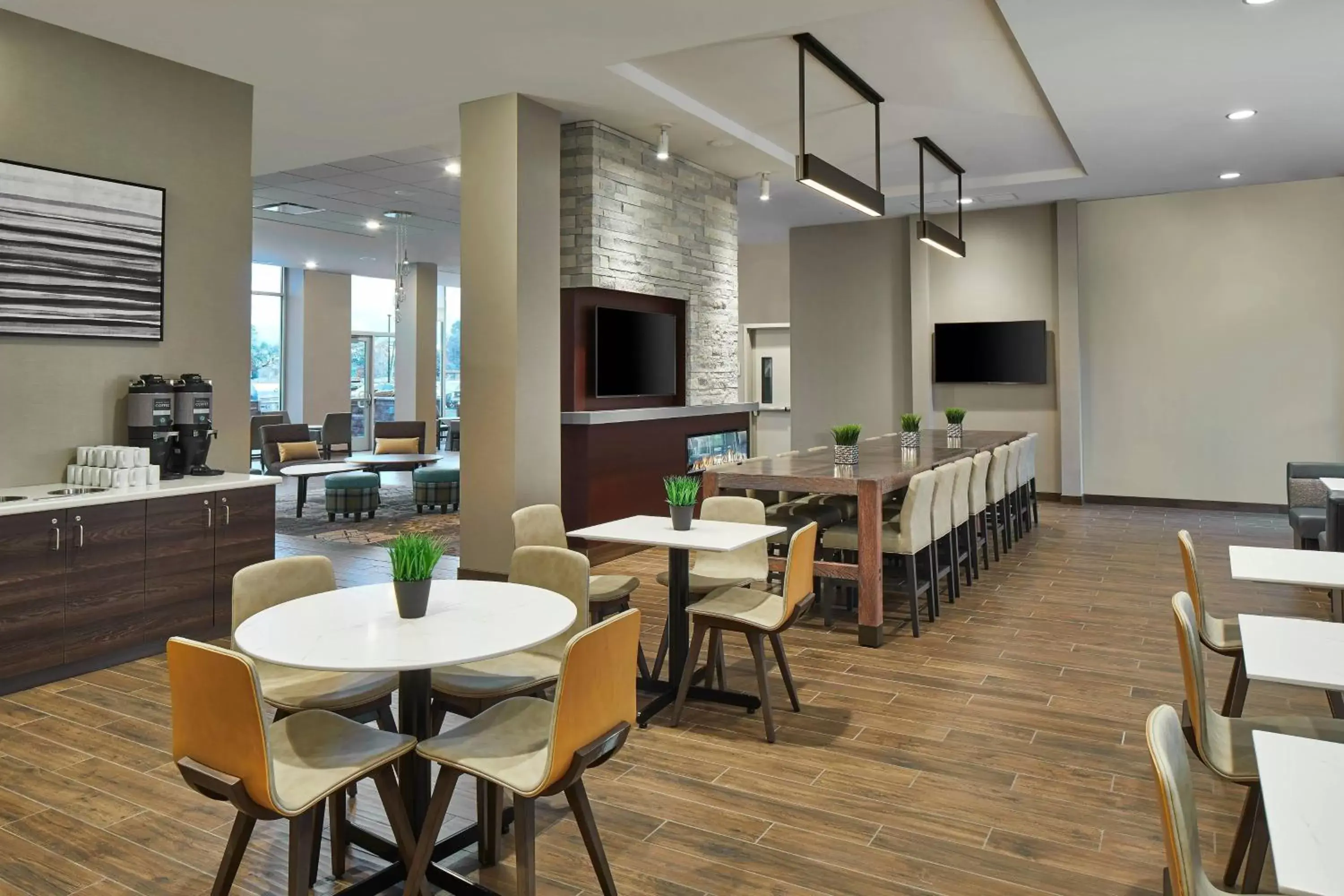 Breakfast, Restaurant/Places to Eat in Residence Inn by Marriott Albany Airport