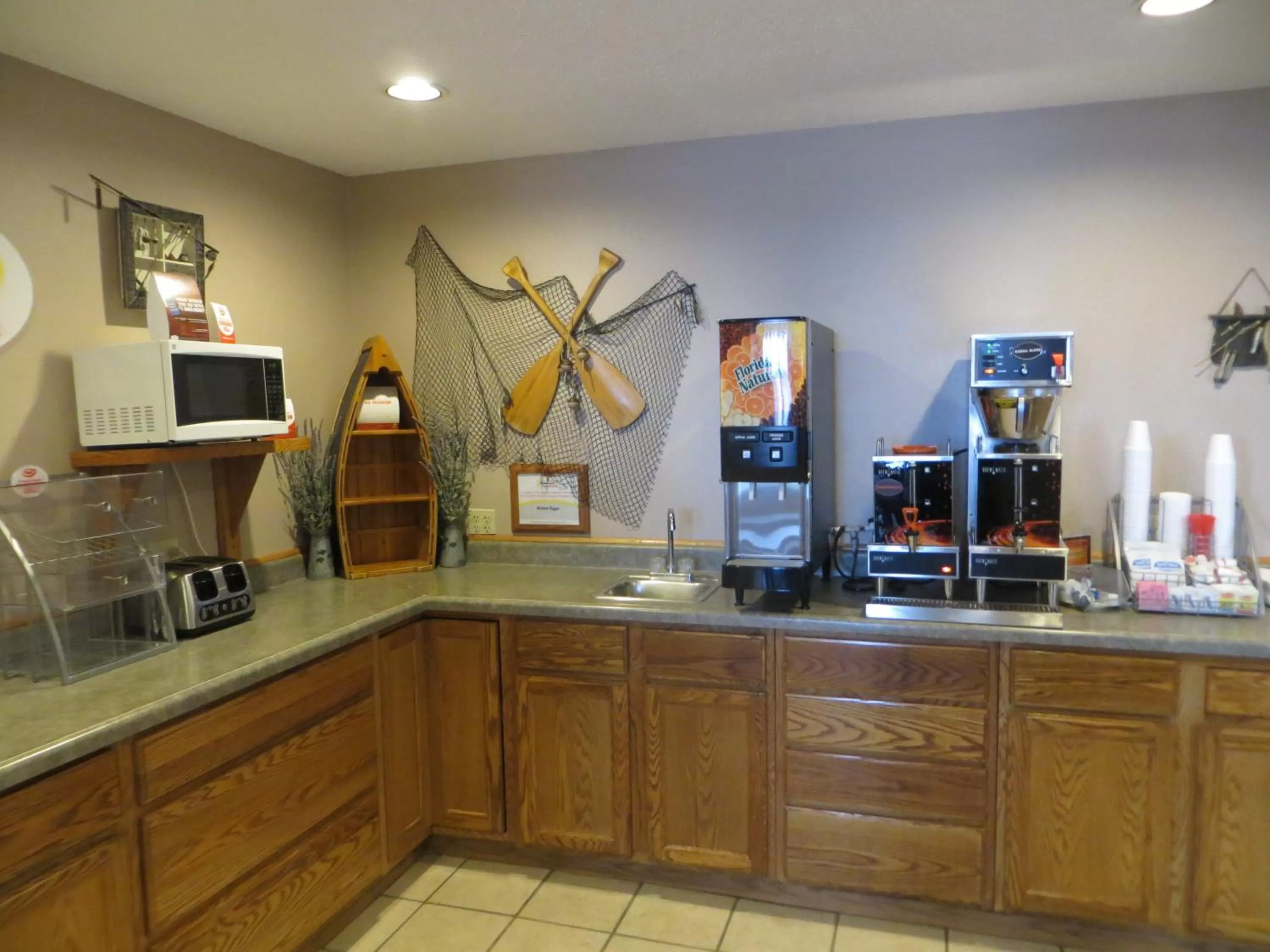 Restaurant/places to eat in Super 8 by Wyndham Spearfish