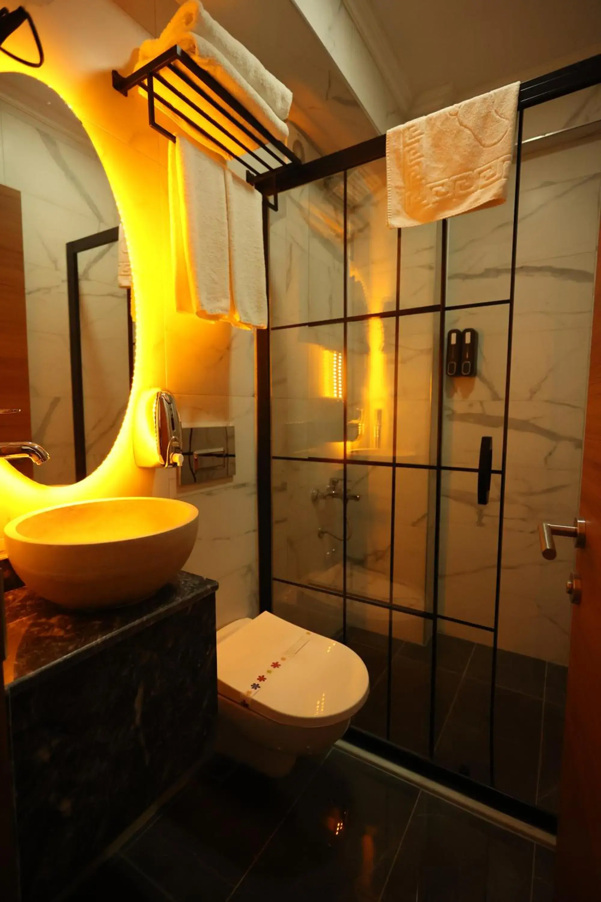Shower, Bathroom in Asmali Hotel