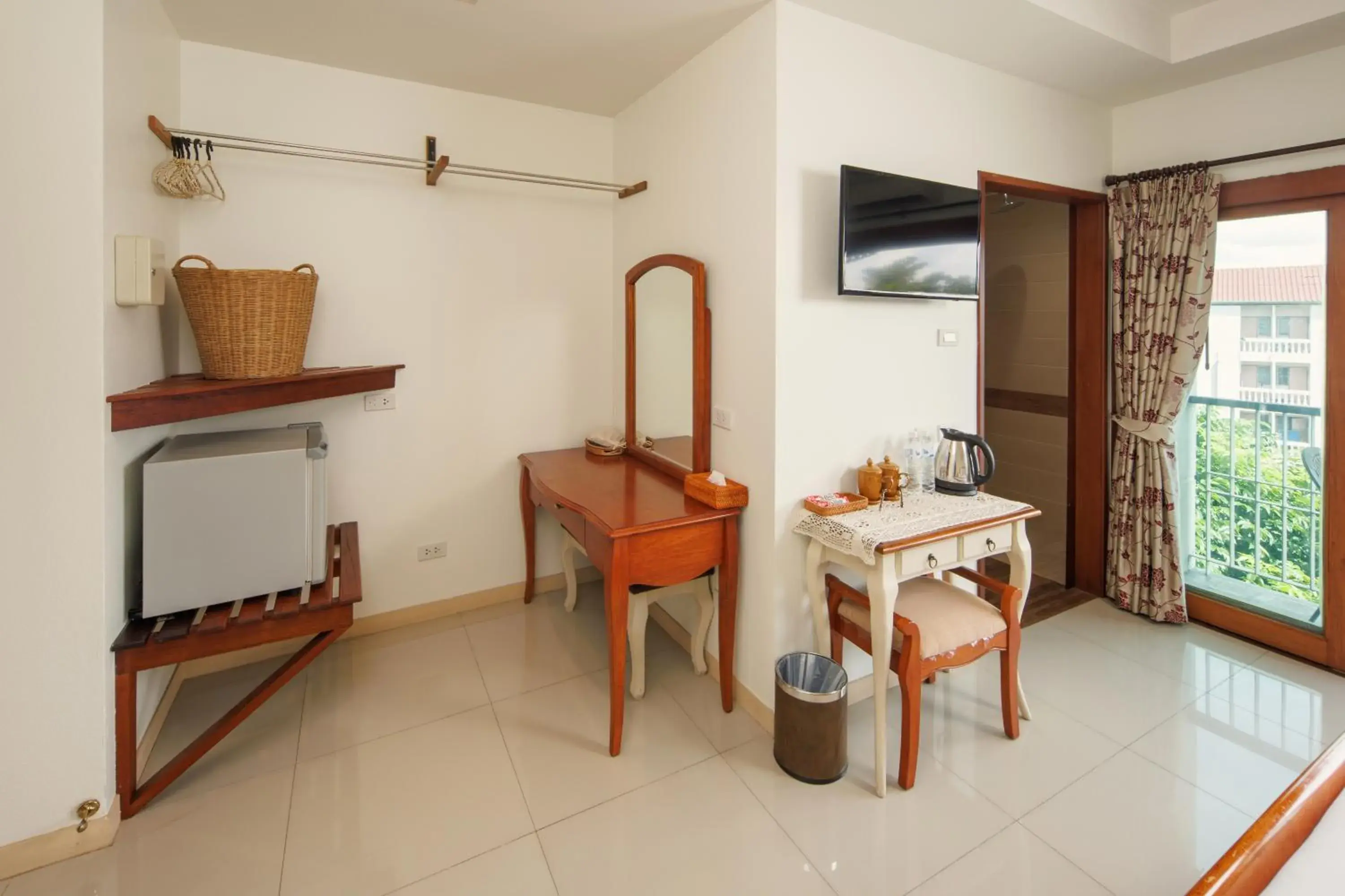 TV and multimedia, Dining Area in Rendezvous Classic House