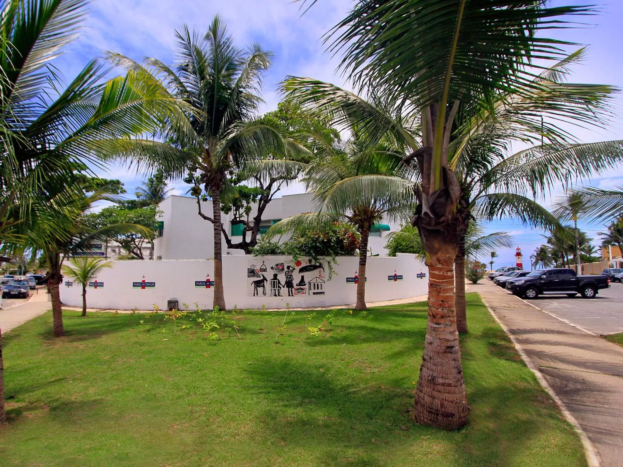 Facade/entrance in Farol de Itapuã Praia Hotel