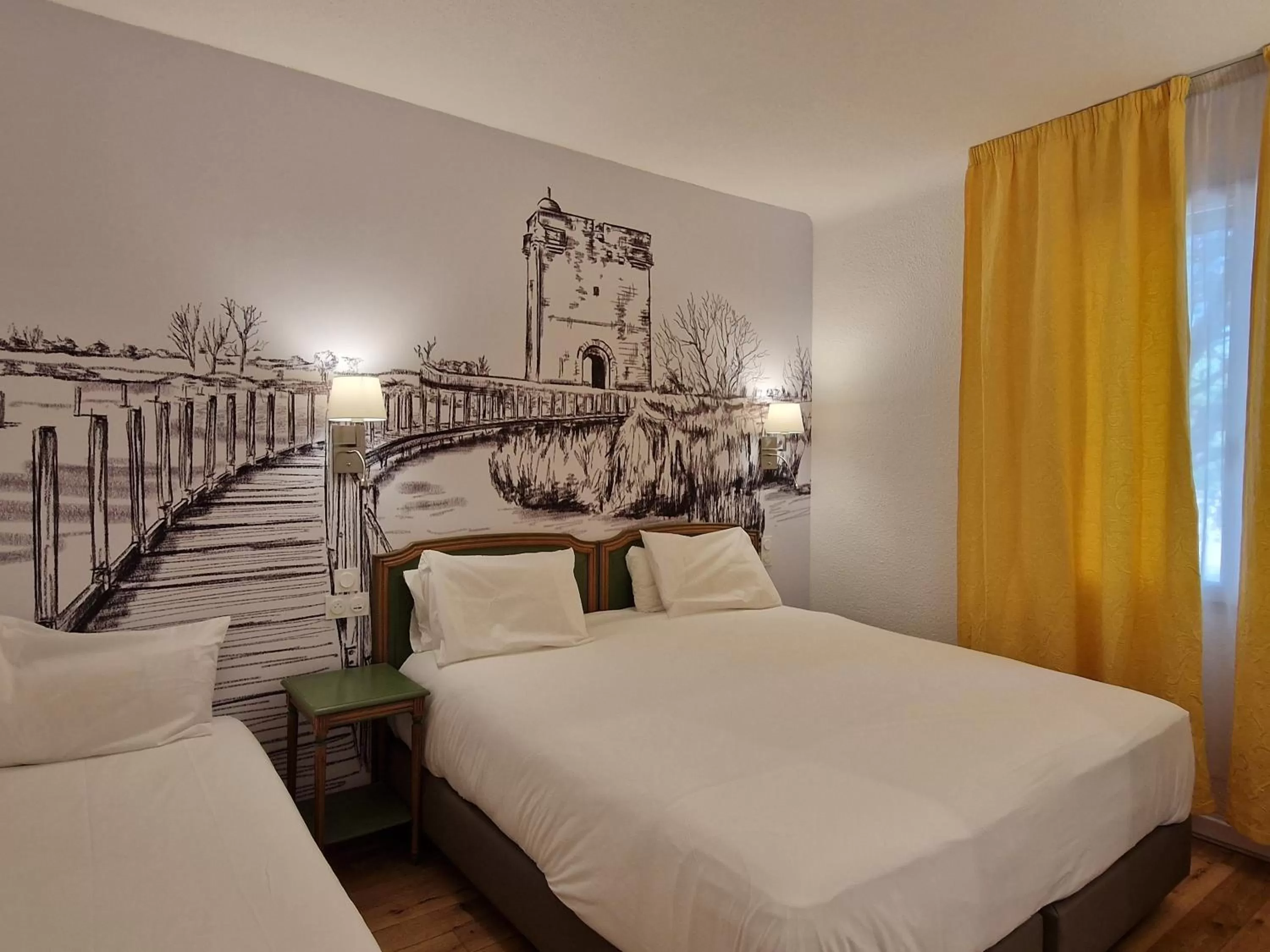 Bed in Logis VIGNES BLANCHES*** Hôtel Cosy et restaurant de terroir