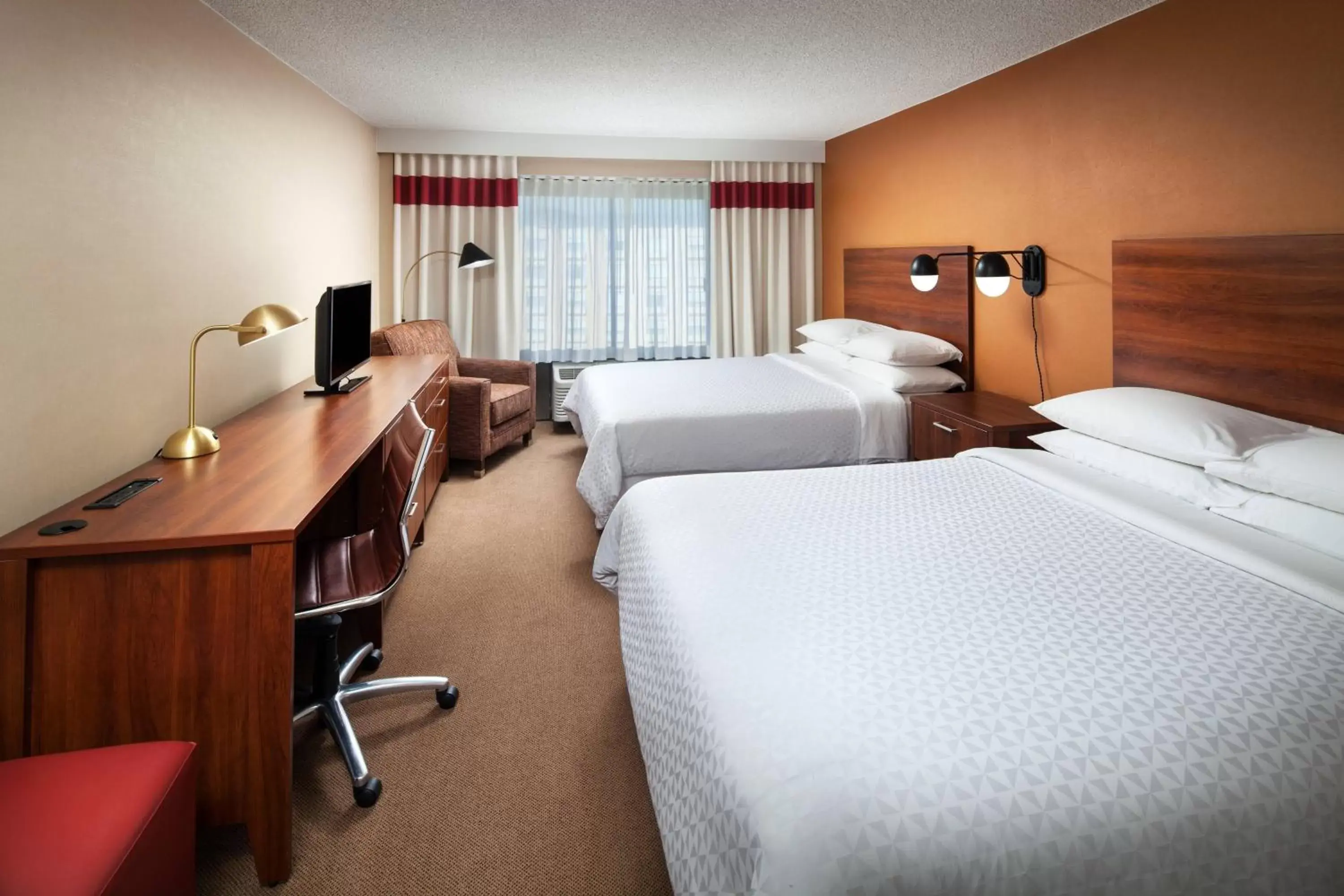 Photo of the whole room in Four Points by Sheraton Los Angeles International Airport