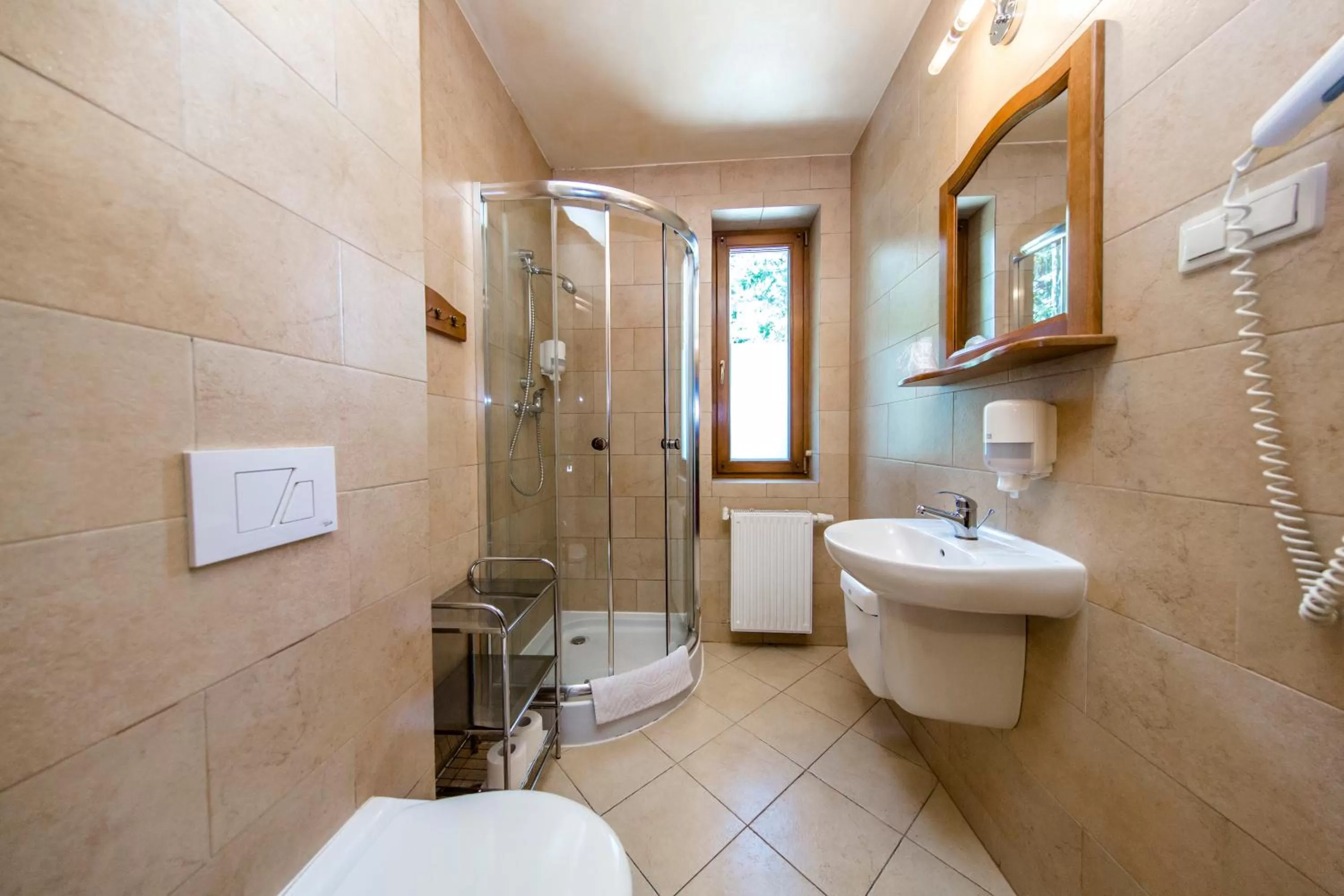 Shower in Hotel Dwór Karolówka