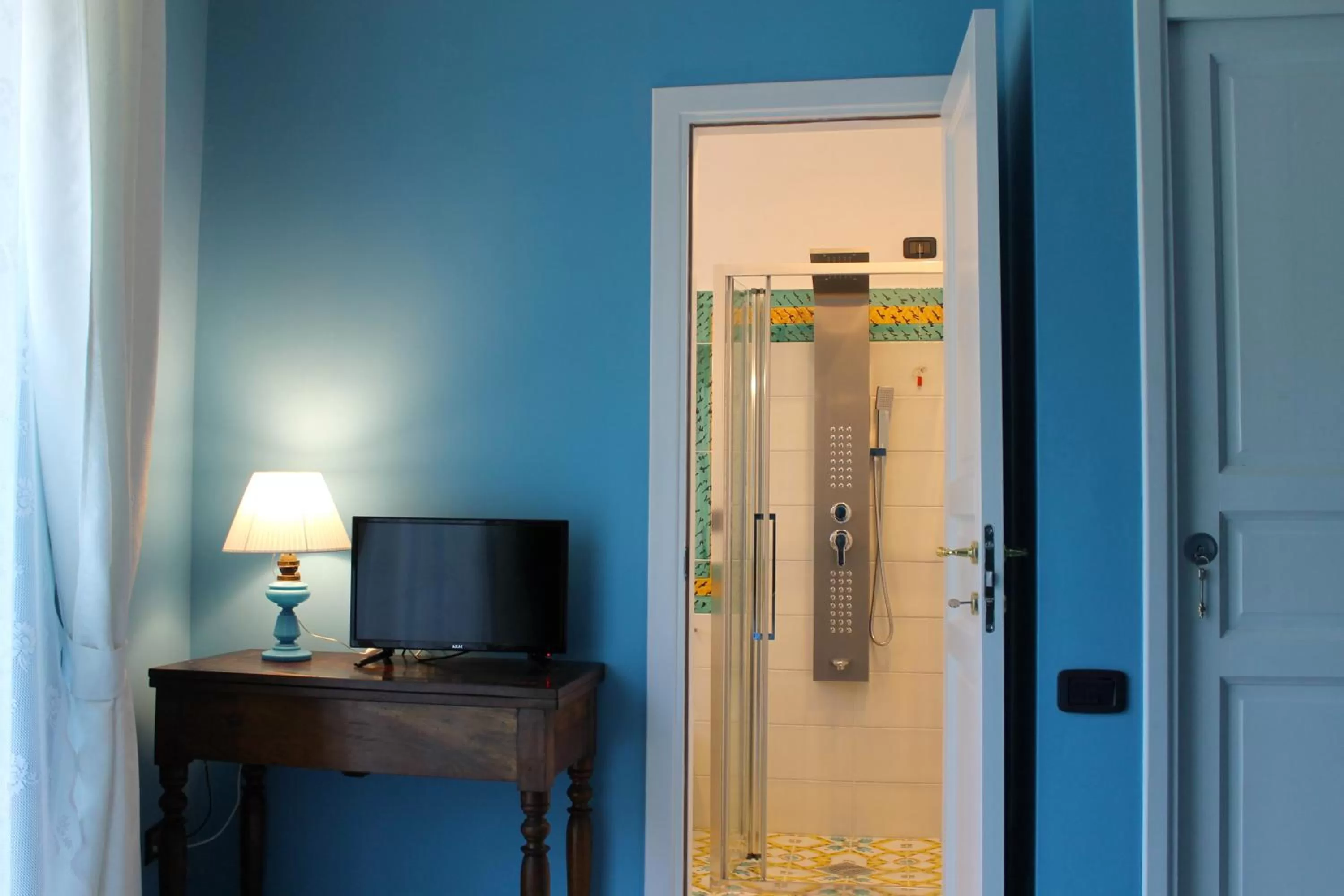 Shower in Iride Bed and Breakfast