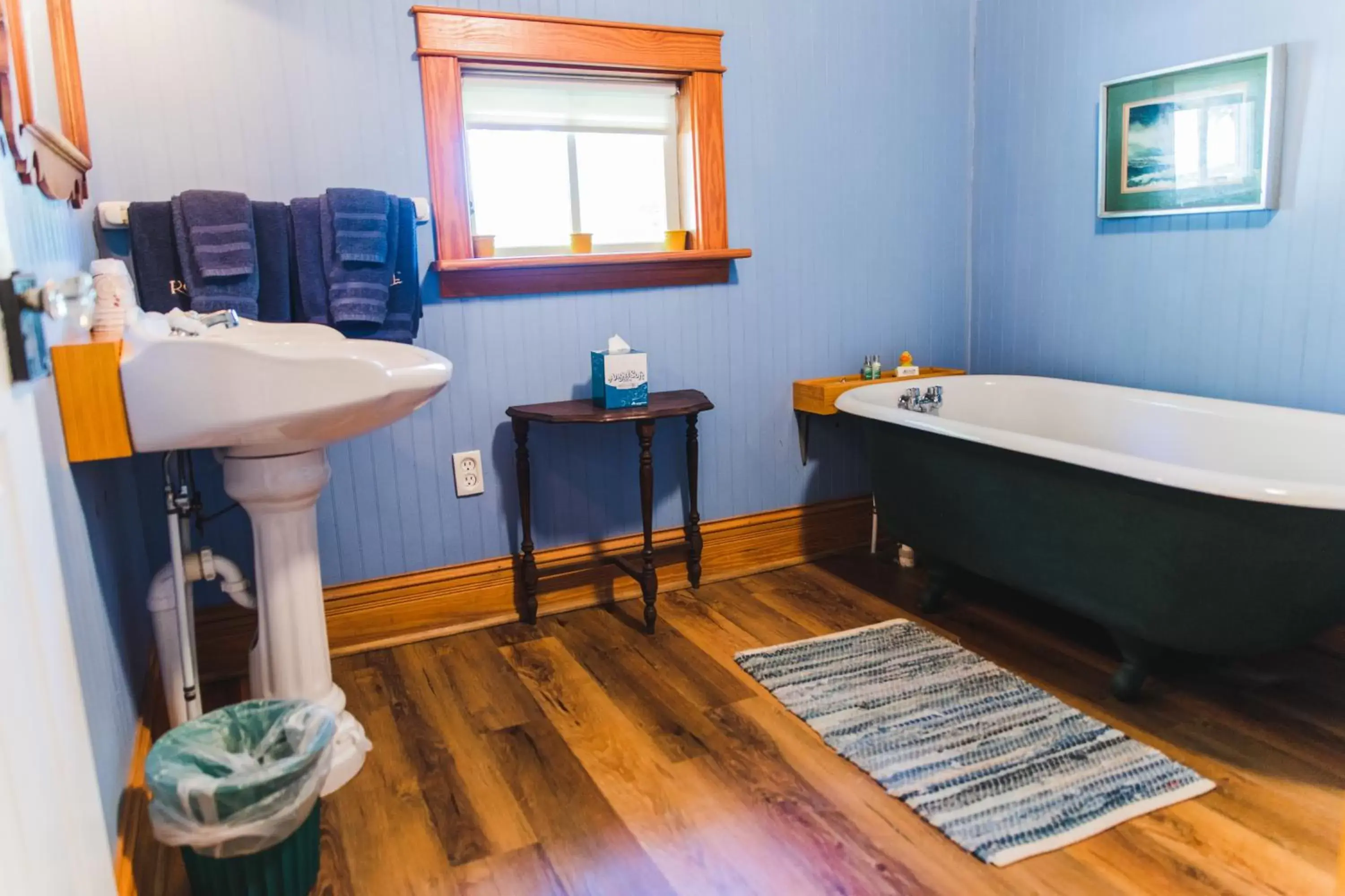 Bathroom in Roanoke Island Inn