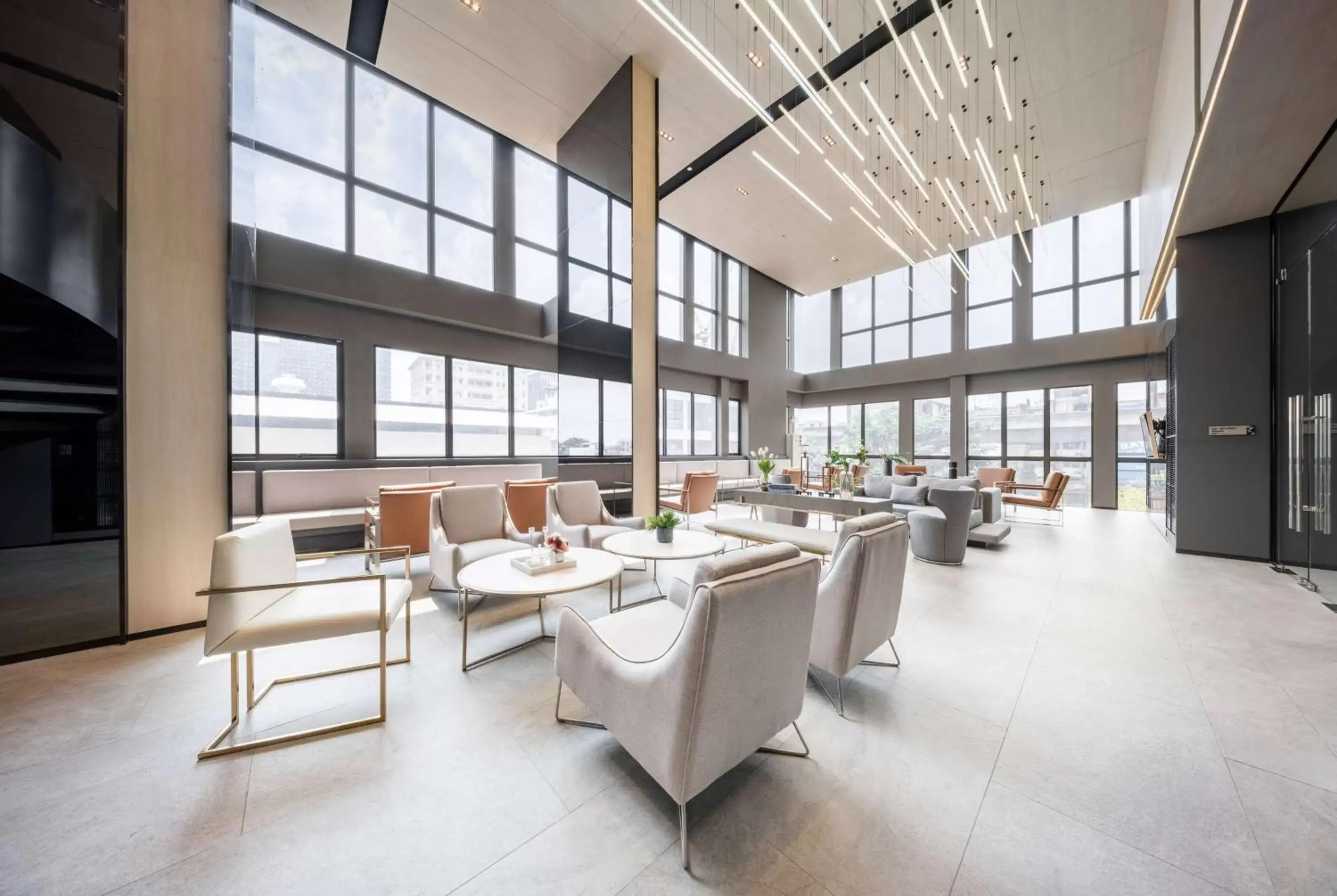 Lounge or bar in Ramada By Wyndham Bangkok Sukhumvit 87 Lounge or bar in Ramada By Wyndham Bangkok Sukhumvit 87