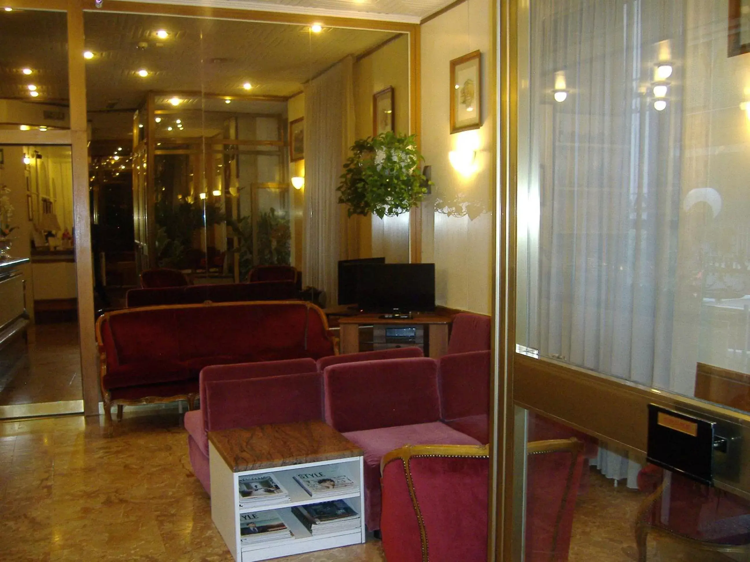 Lobby or reception, Seating Area in Hotel Mayorca