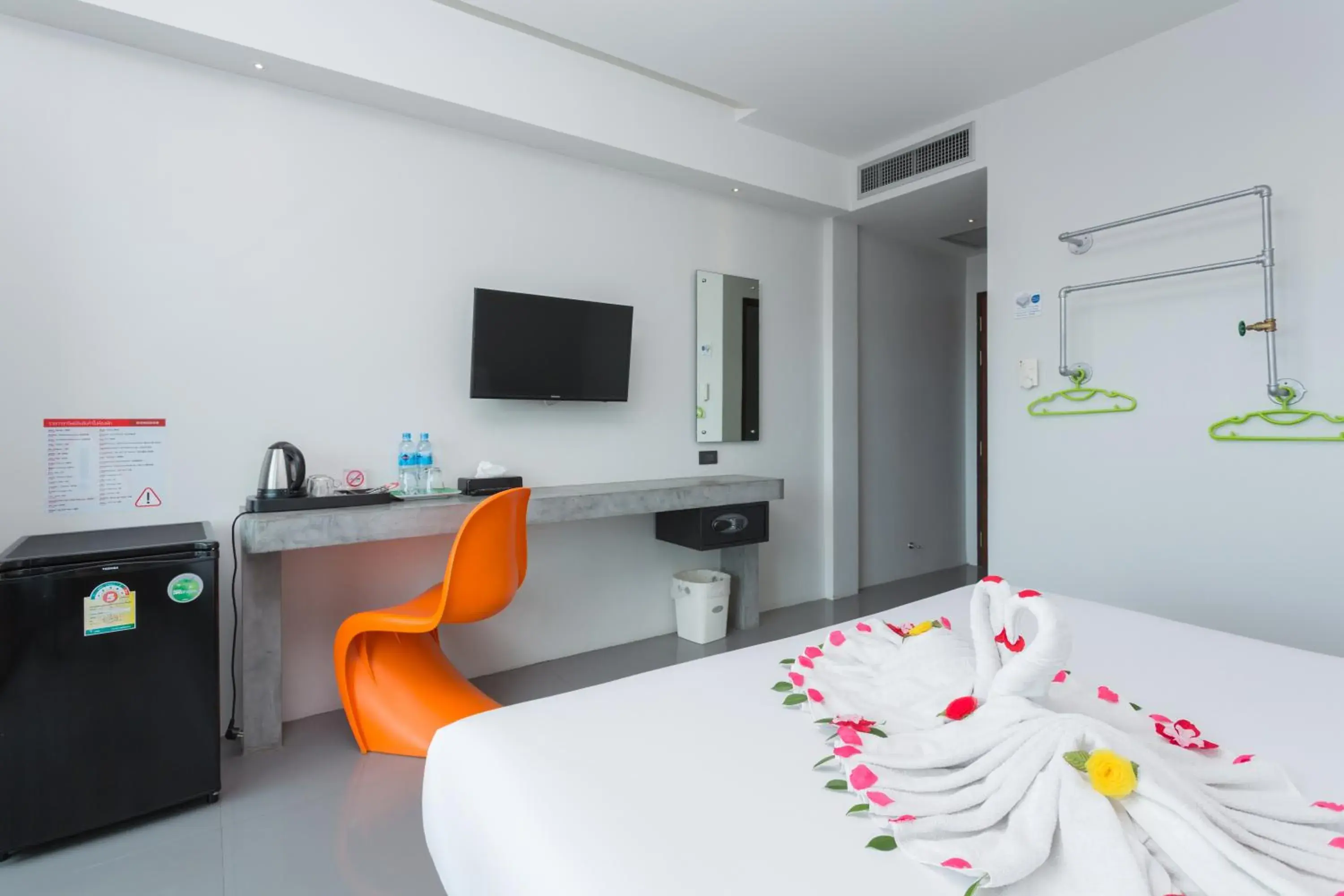 Photo of the whole room, Bed in Riverside Hotel Photo of the whole room, Bed in Riverside Hotel