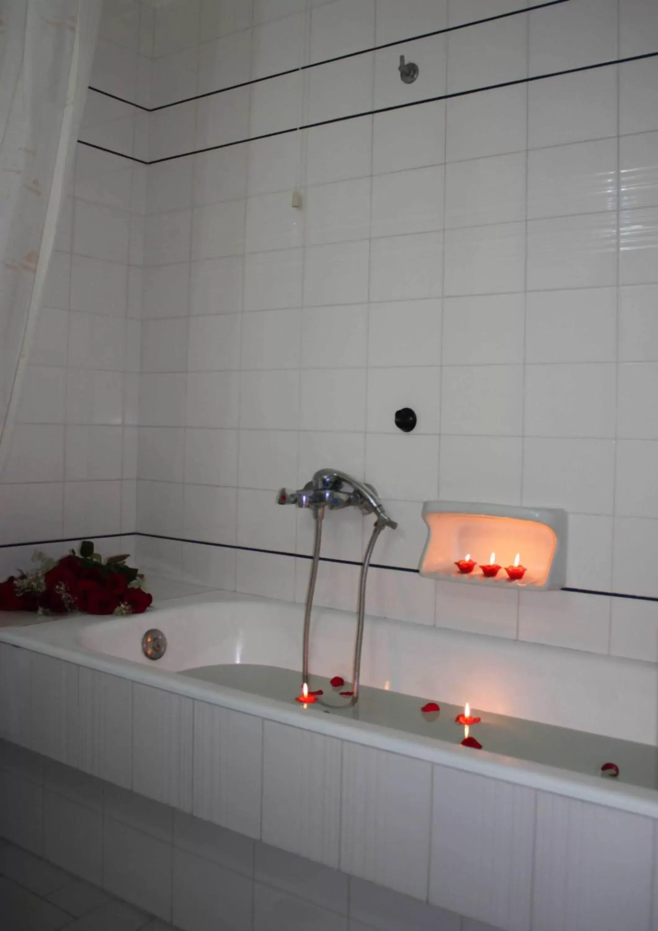 Bathroom in Kouros Hotel