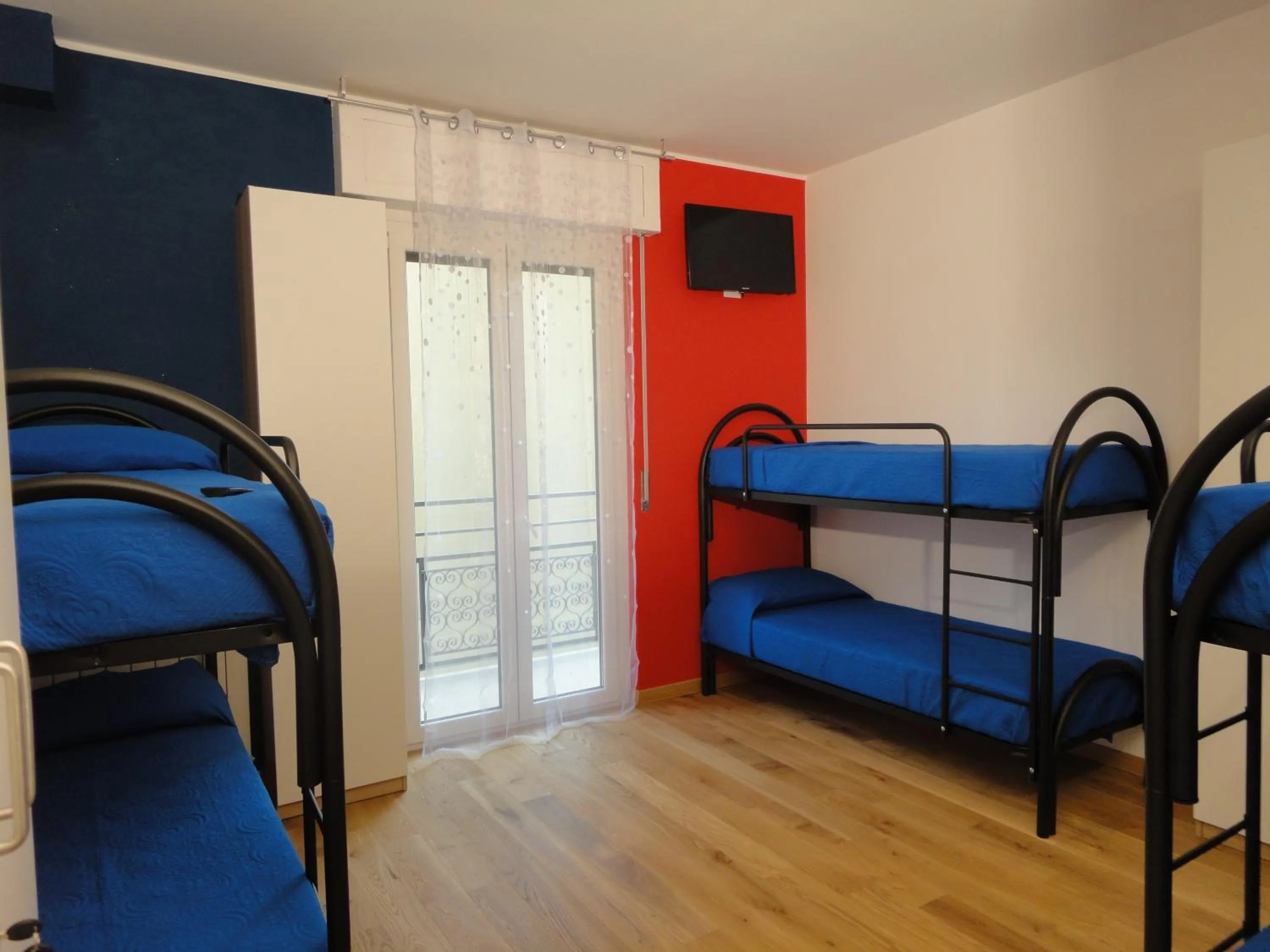 bunk bed, Bed in Pavia Ostello