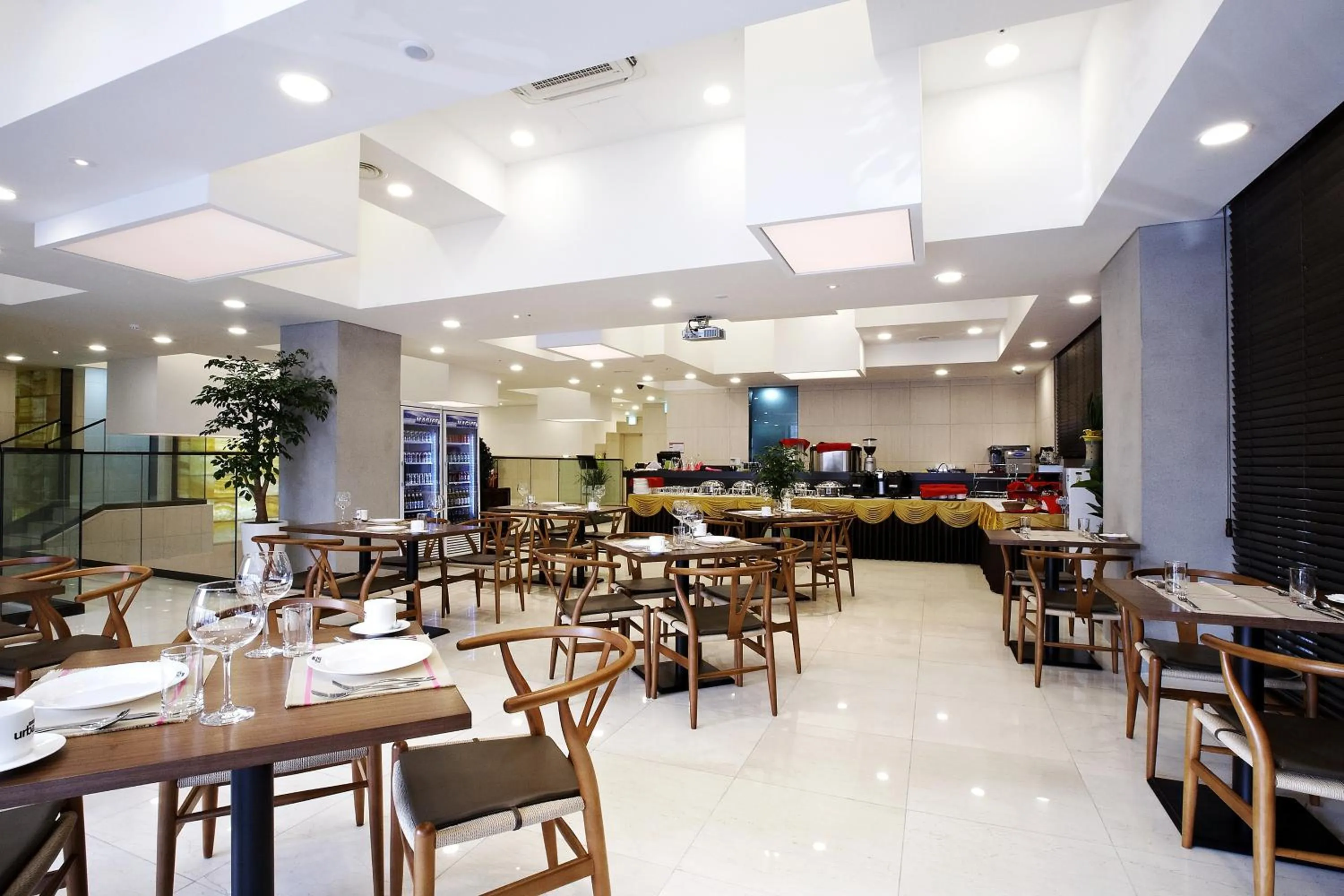 Restaurant/places to eat in Urban Boutique Hotel