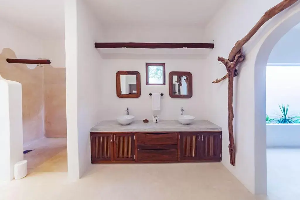 Bathroom in Mi Kasa Tu Kasa Bacalar by Nah Hotels