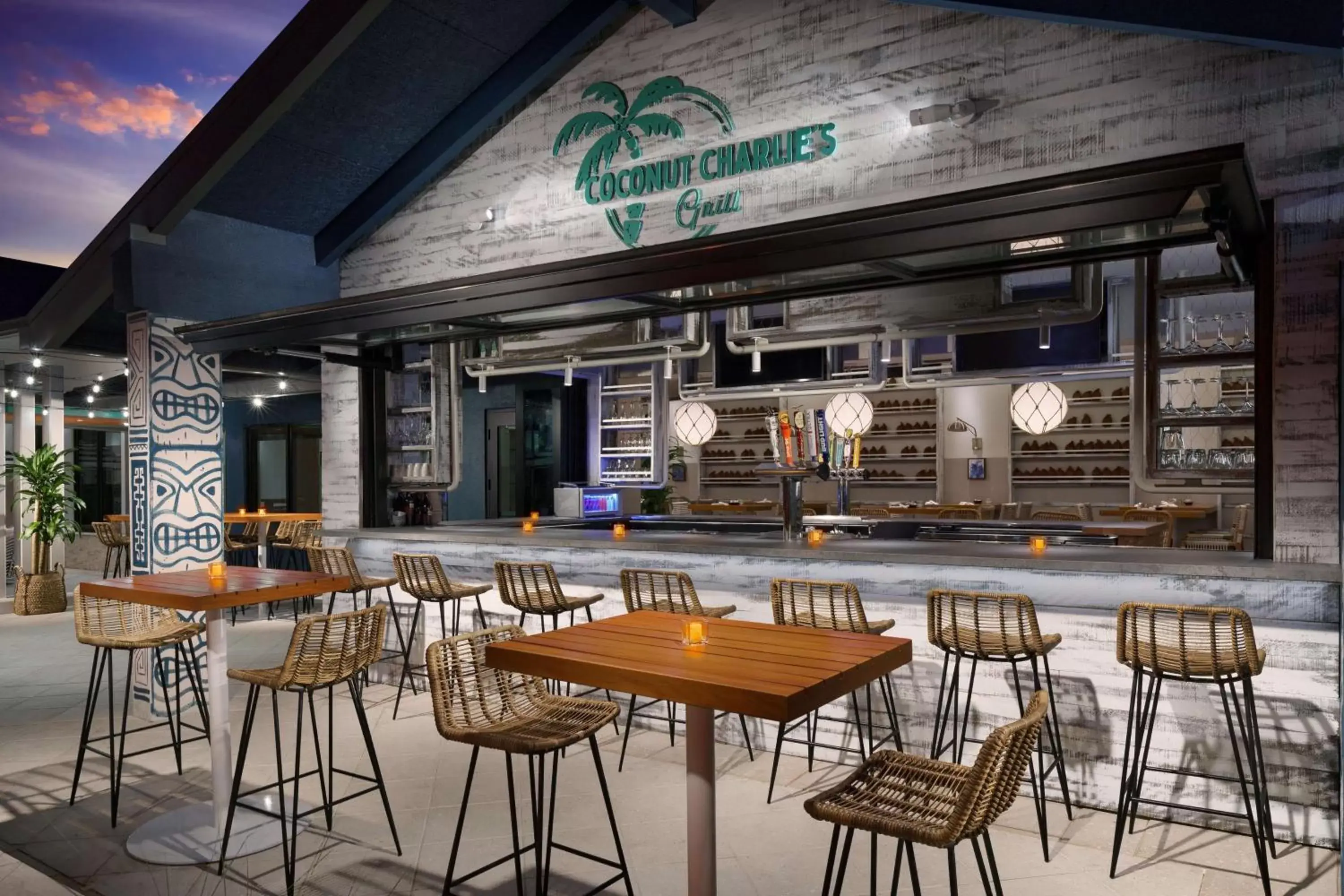 Restaurant/places to eat, Lounge/Bar in Hilton Garden Inn St. Pete Beach, FL