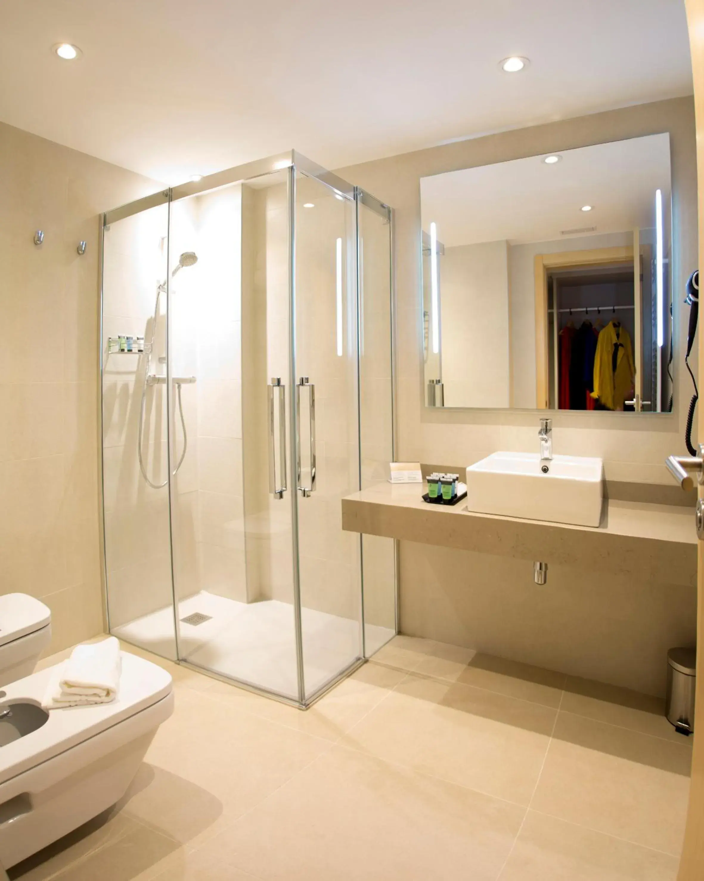 Bathroom in Hotel Plaza De La Paz