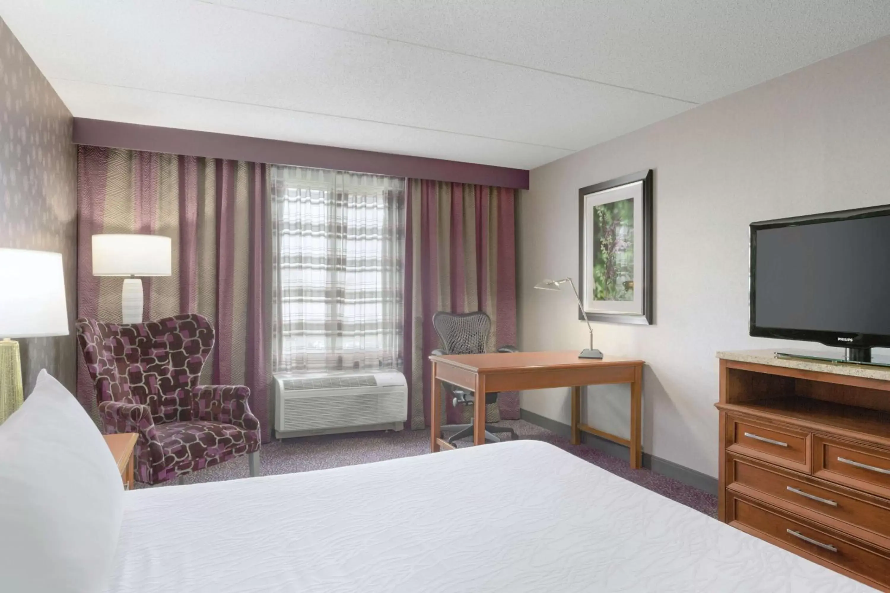 Bedroom, Bed in Hilton Garden Inn Springfield, MA