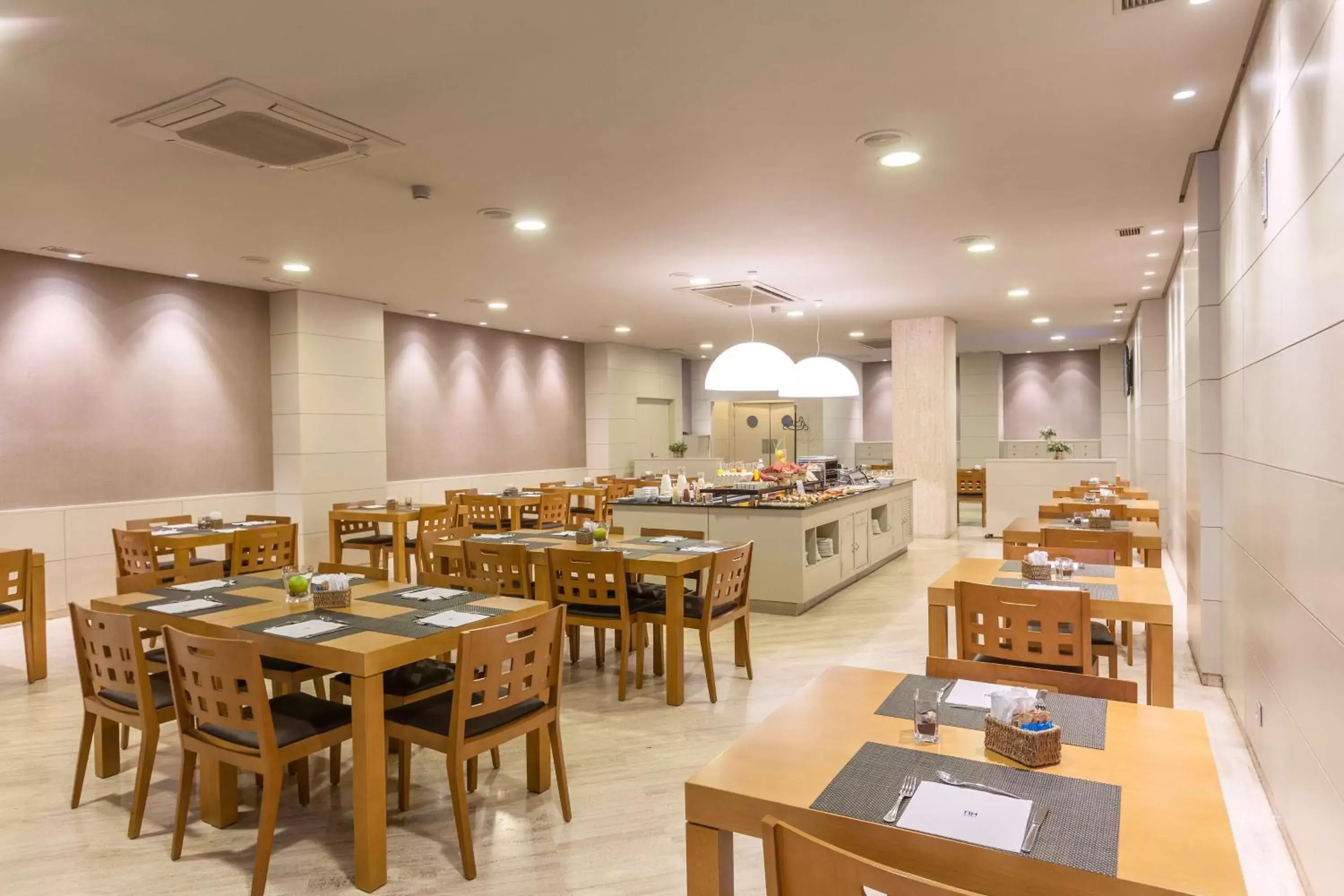 Restaurant/Places to Eat in NH Oviedo Principado