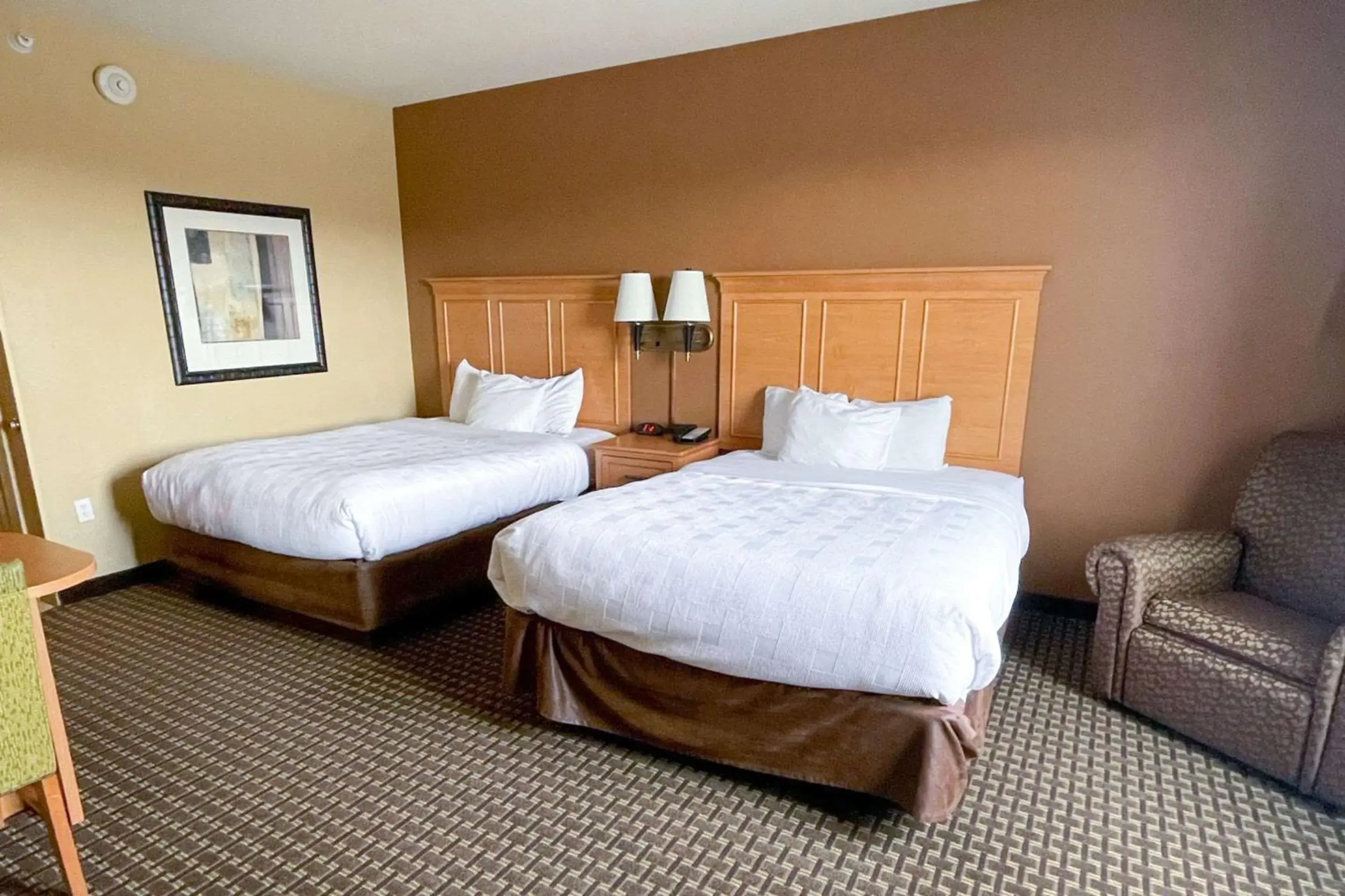 Bedroom, Bed in Mainstay Suites Williston