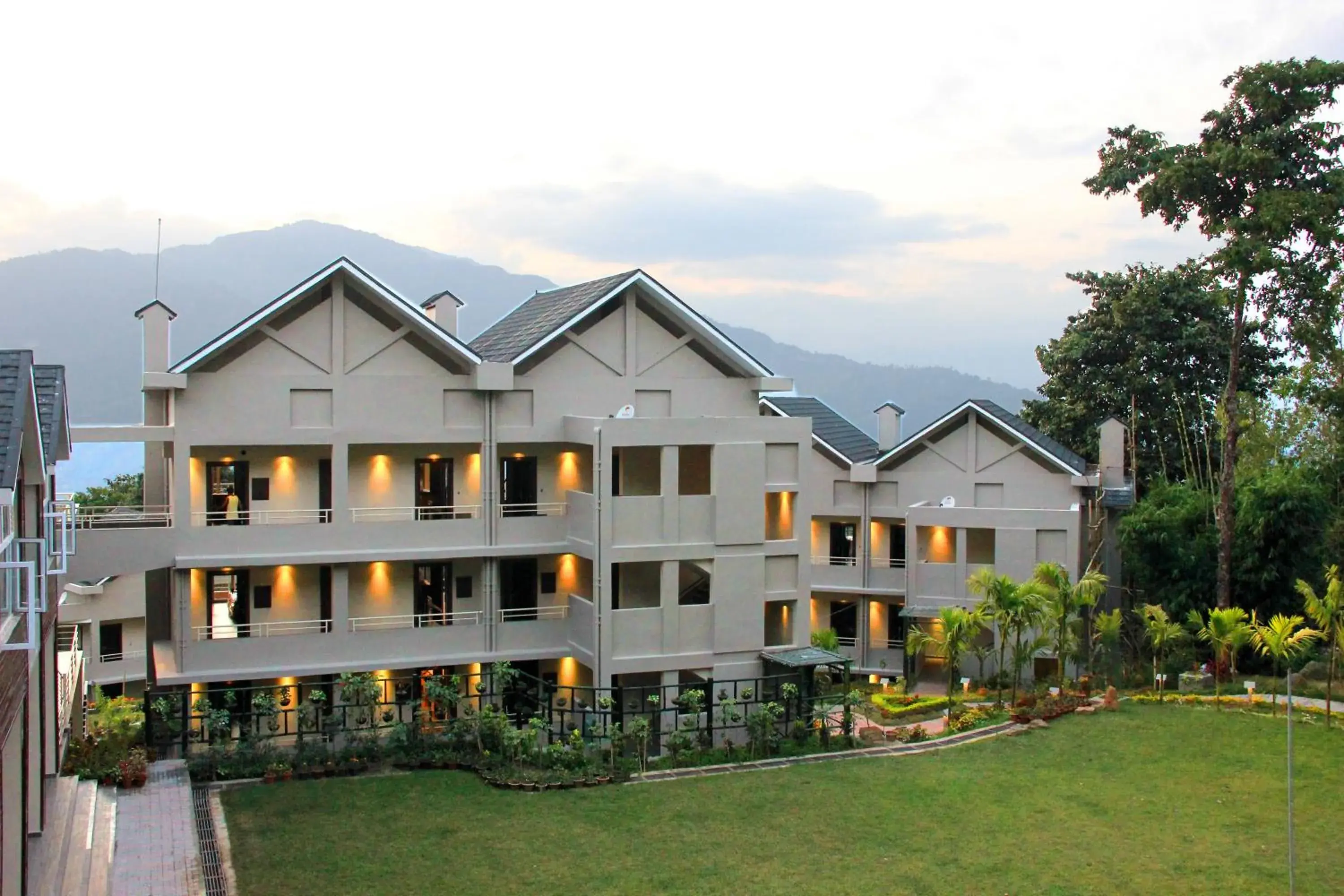Garden, Property Building in Hotel Sinclairs Retreat Kalimpong