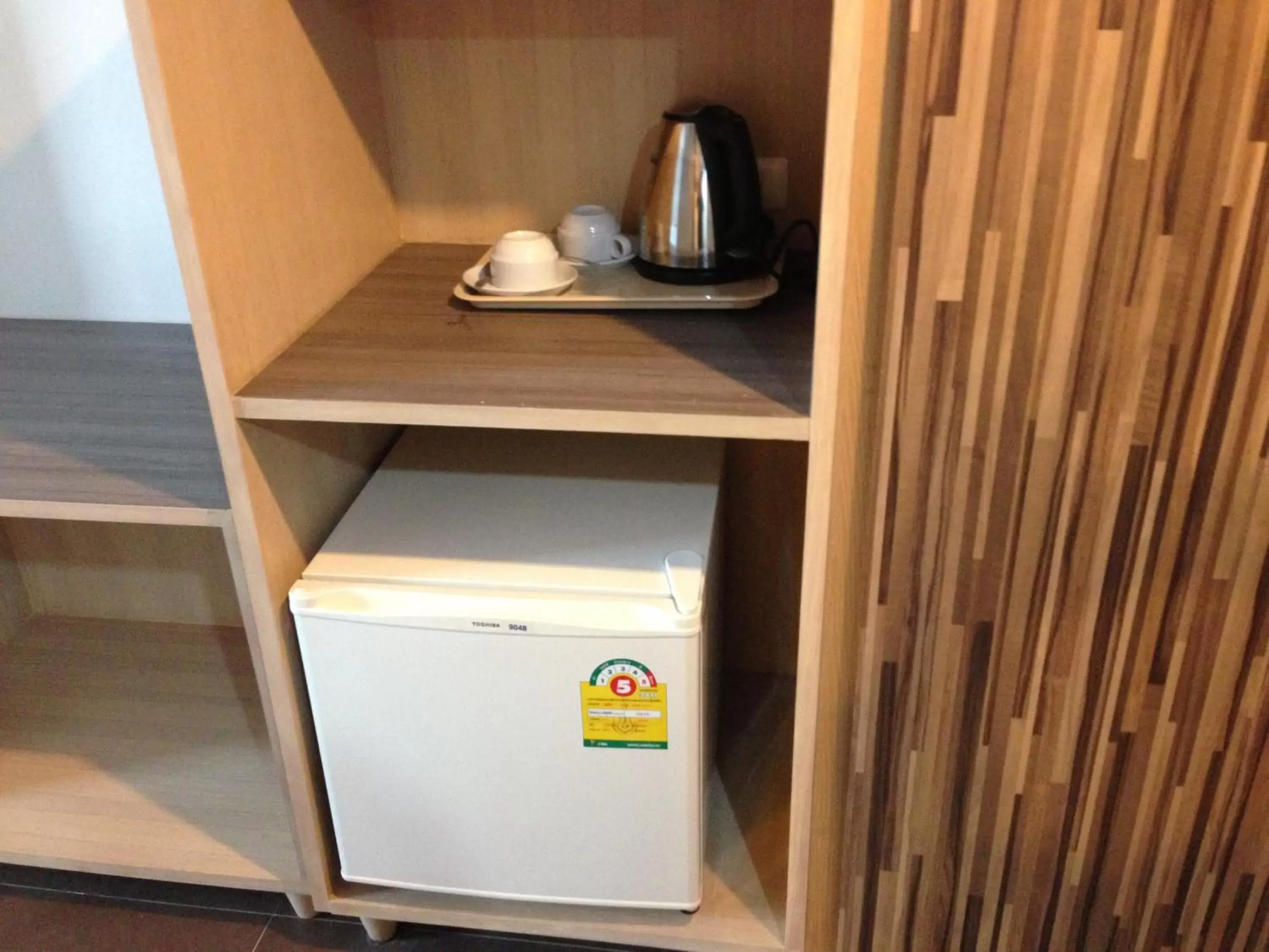 Coffee/tea facilities, Kitchen/Kitchenette in Aloha Hatyai Hotel