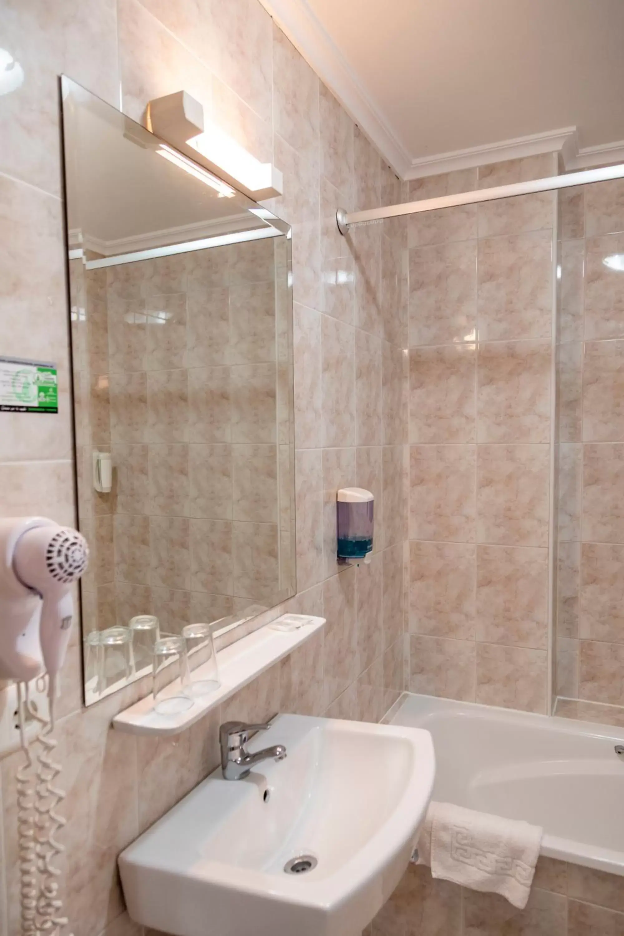 Bathroom in Hotel Ría de Suances