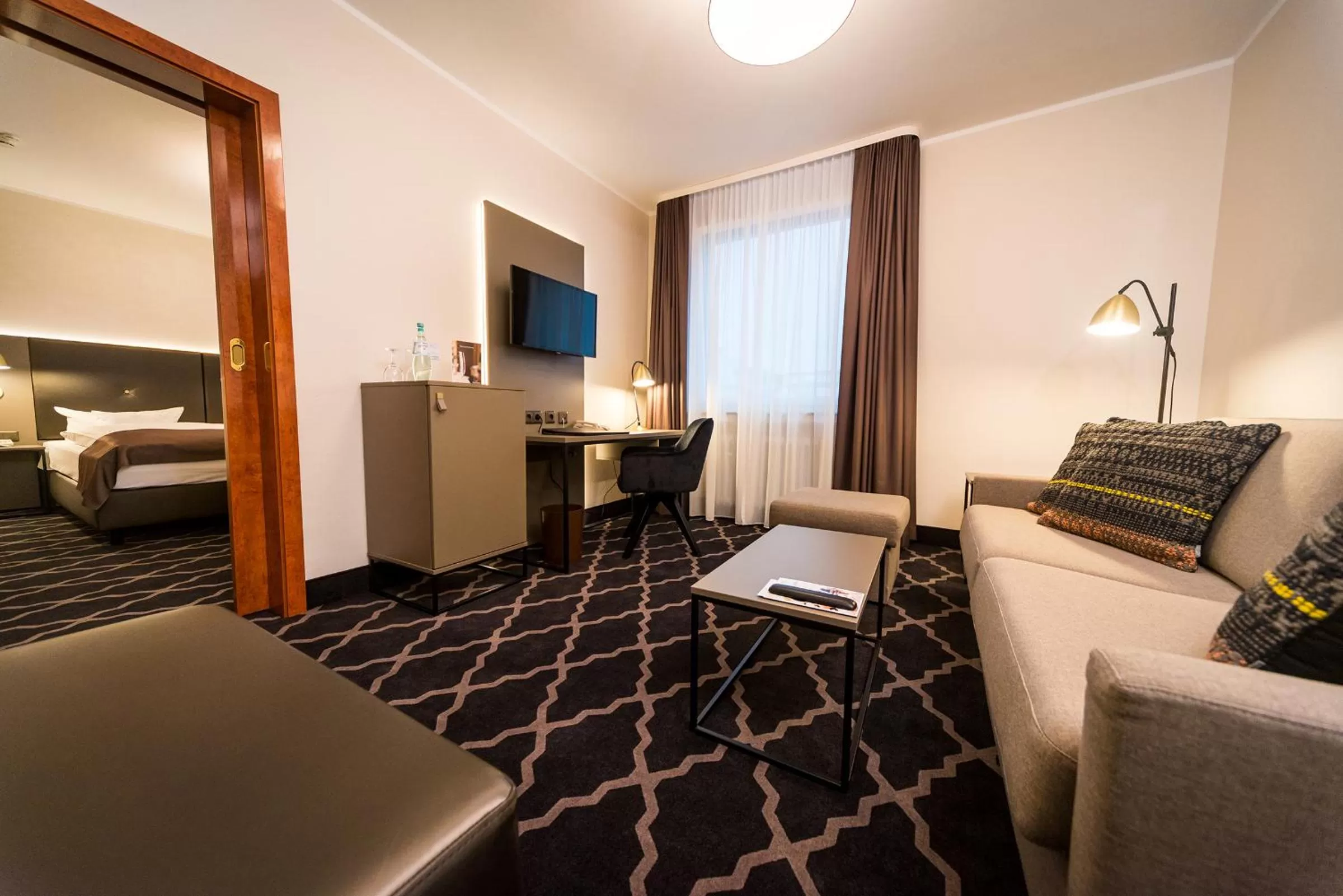 Living room, Bed in Hotel Kaiserhof