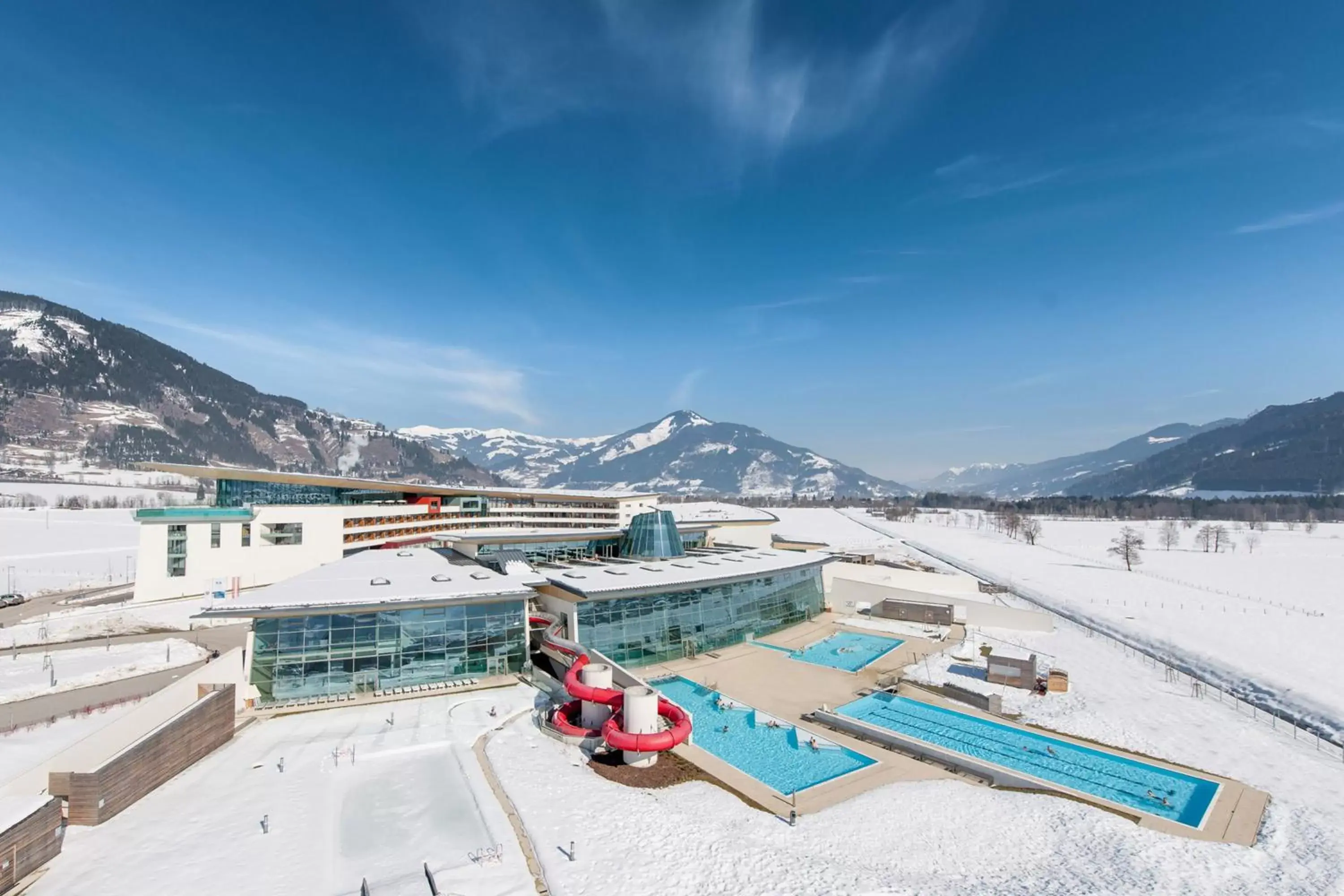 Facade/entrance, Winter in Tauern Spa Hotel & Therme