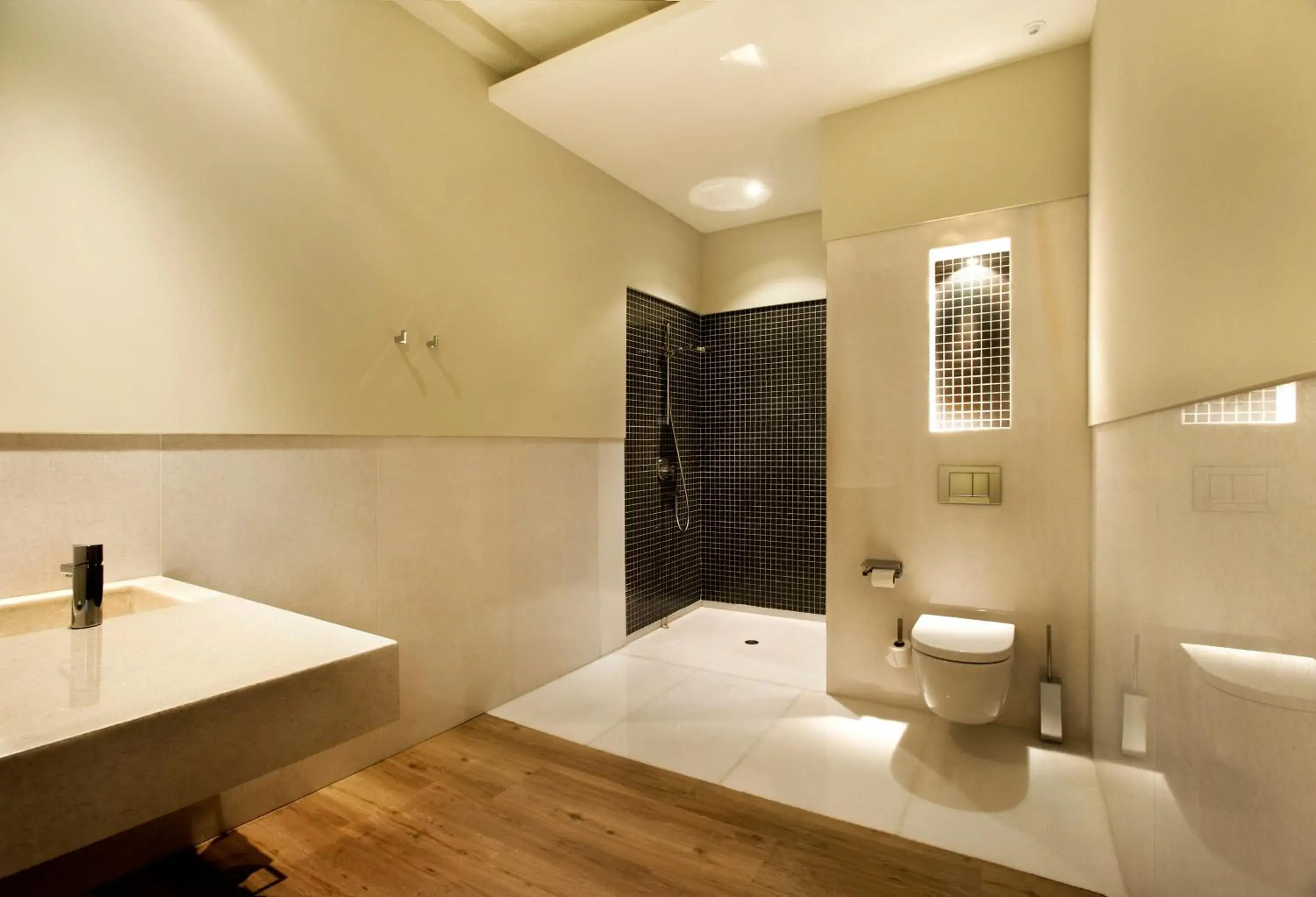 Shower, Bathroom in Hotel Los Ángeles Denia