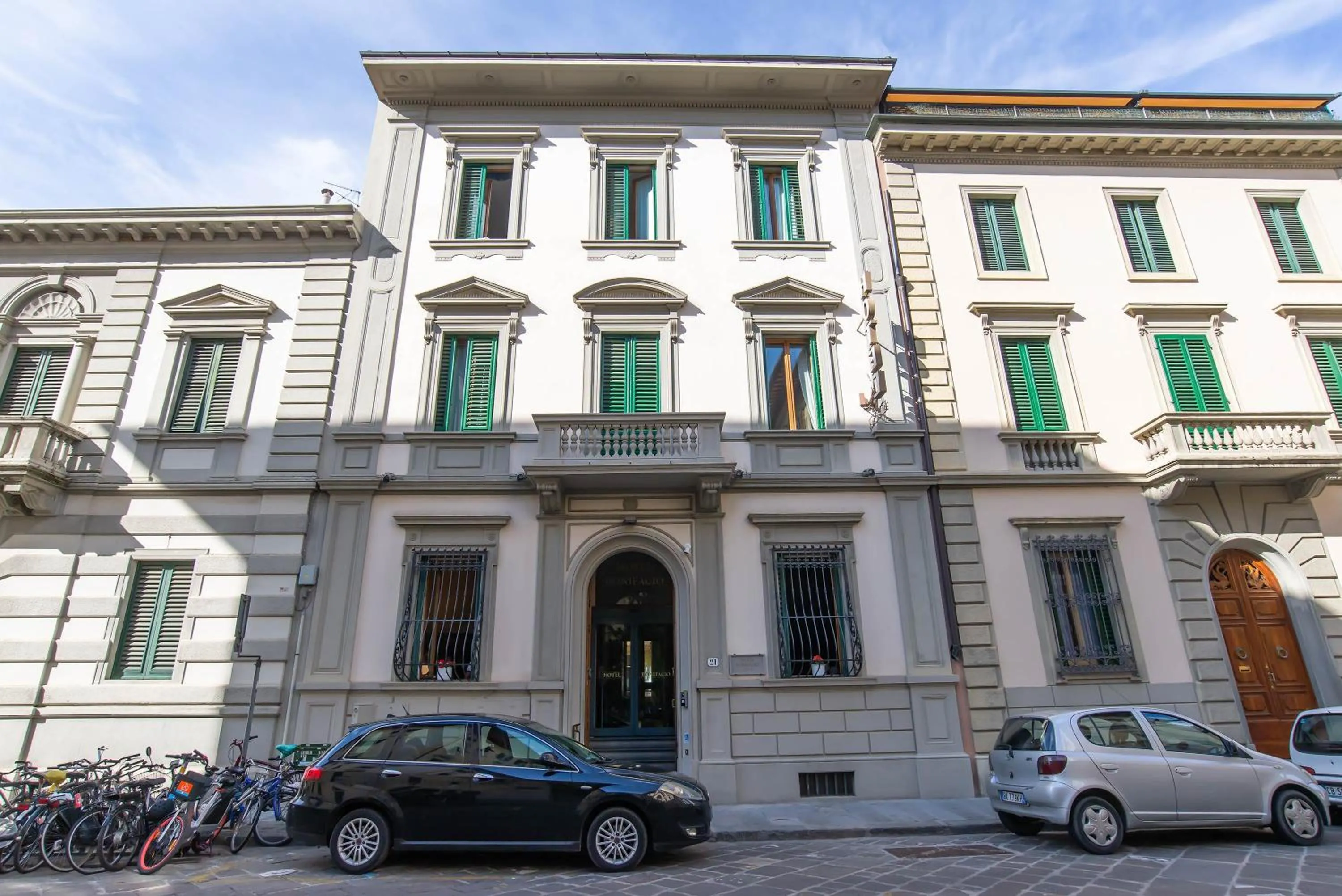 Property building in Hotel Bonifacio