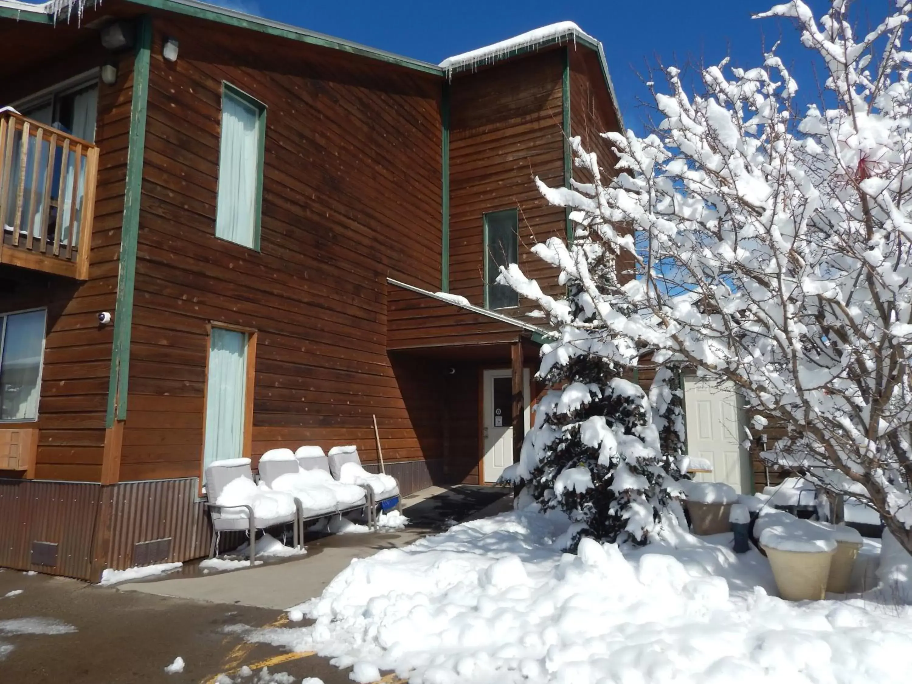 Winter in Alpine Inn