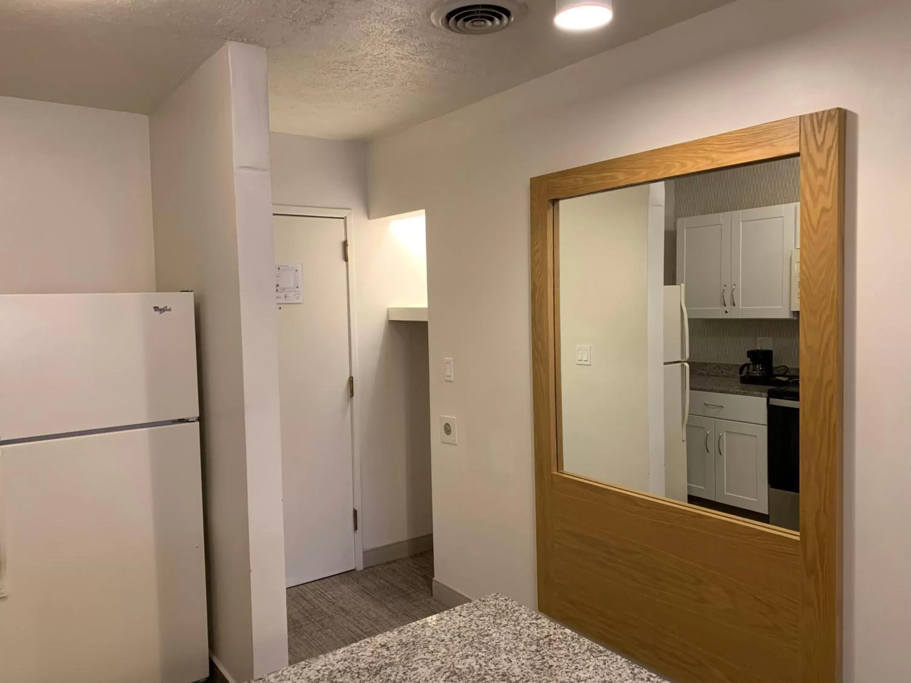 Kitchen or kitchenette, Bathroom in Split Rock Resort