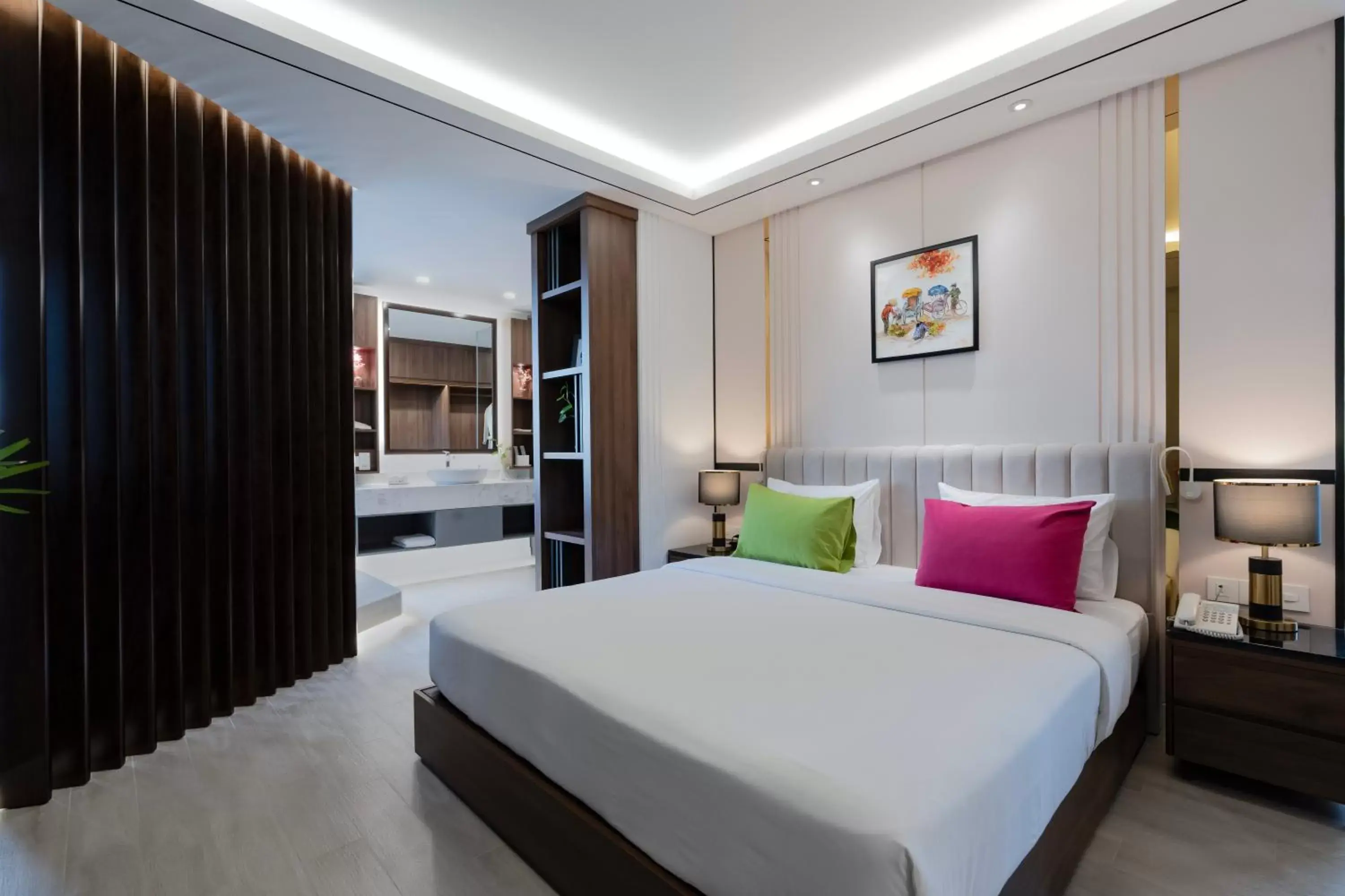 Bed in ÊMM Hotel Saigon