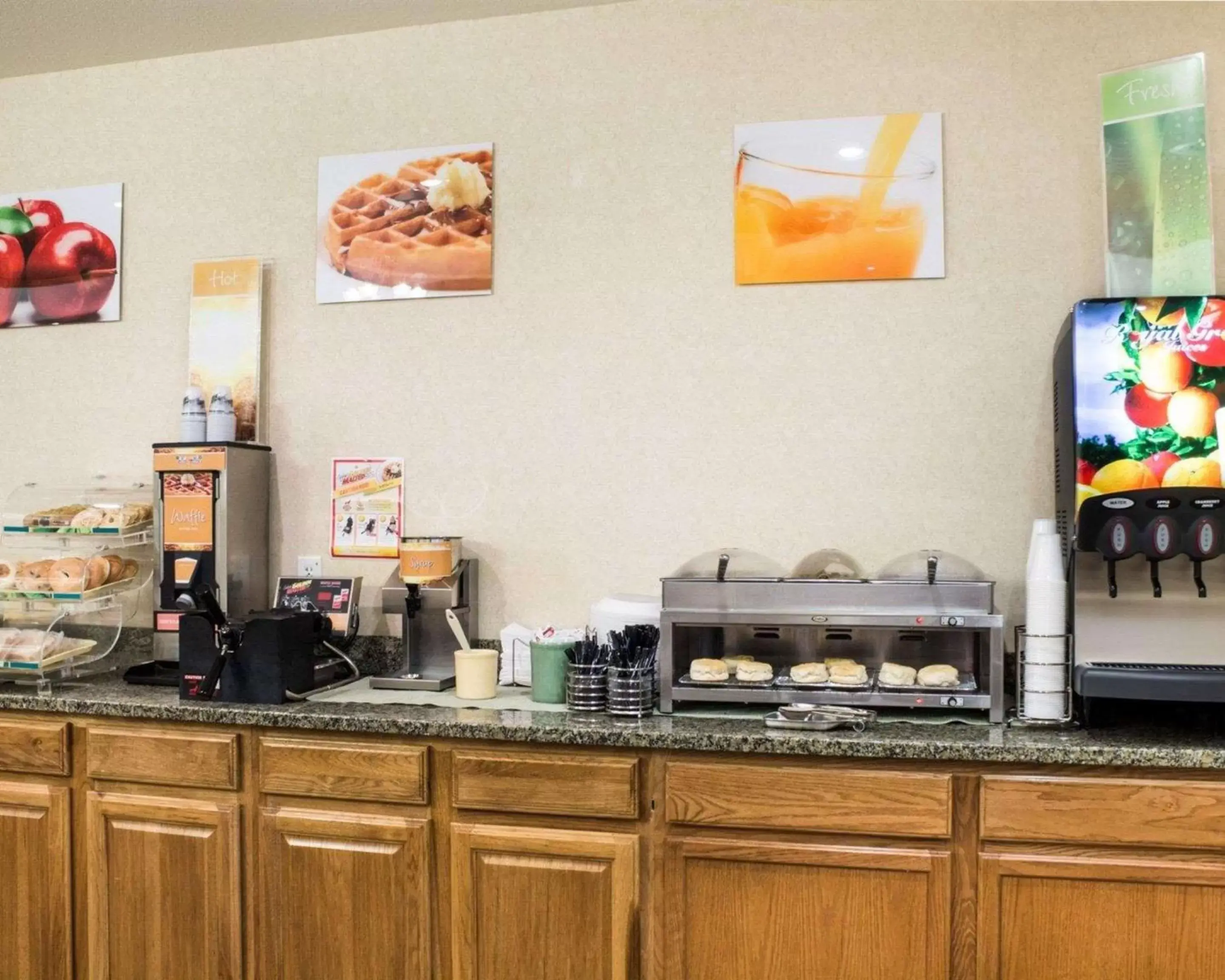 Restaurant/places to eat in Quality Inn Oacoma