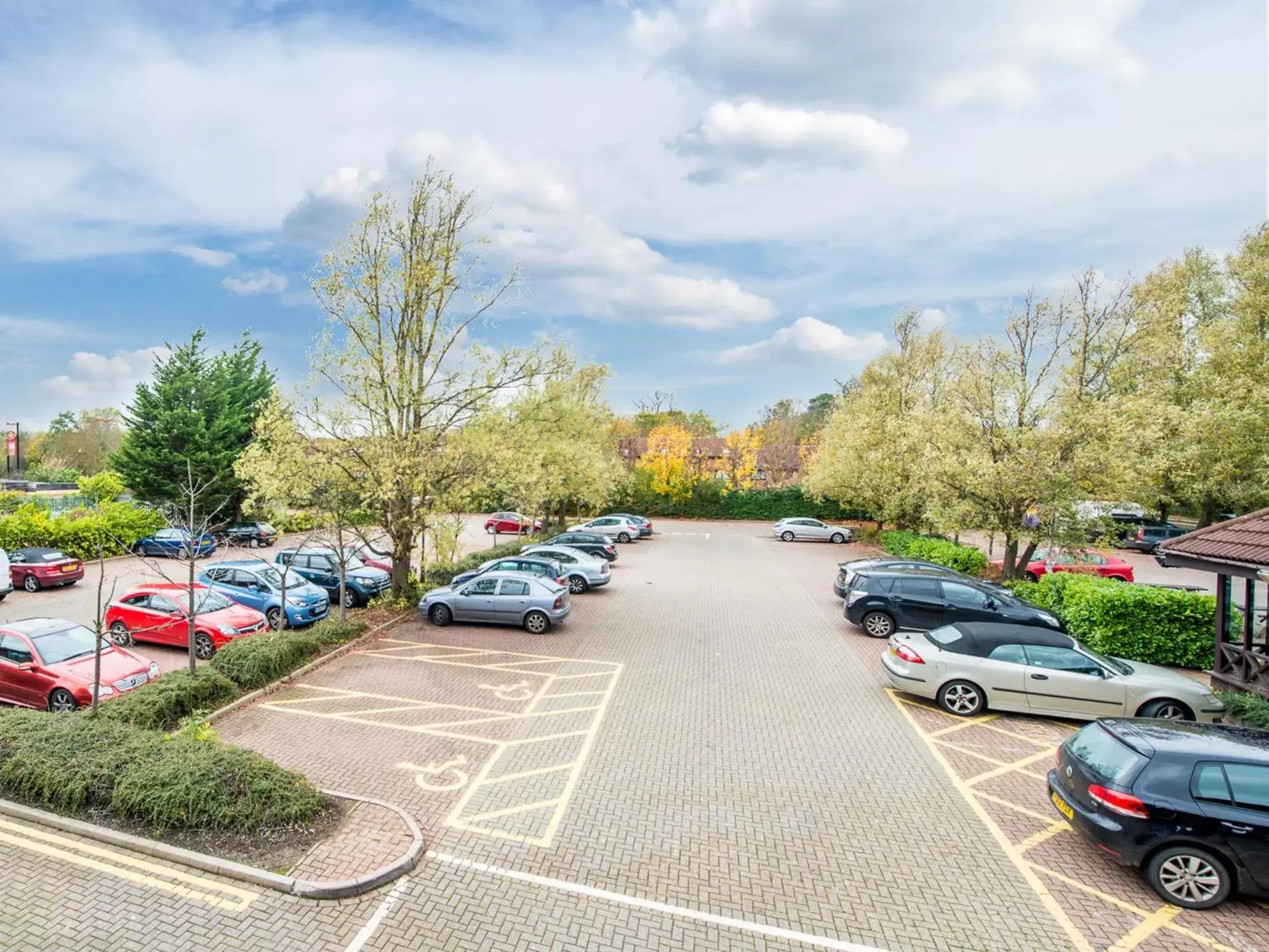 Property building in Peartree Lodge Waterside Property building in Peartree Lodge Waterside