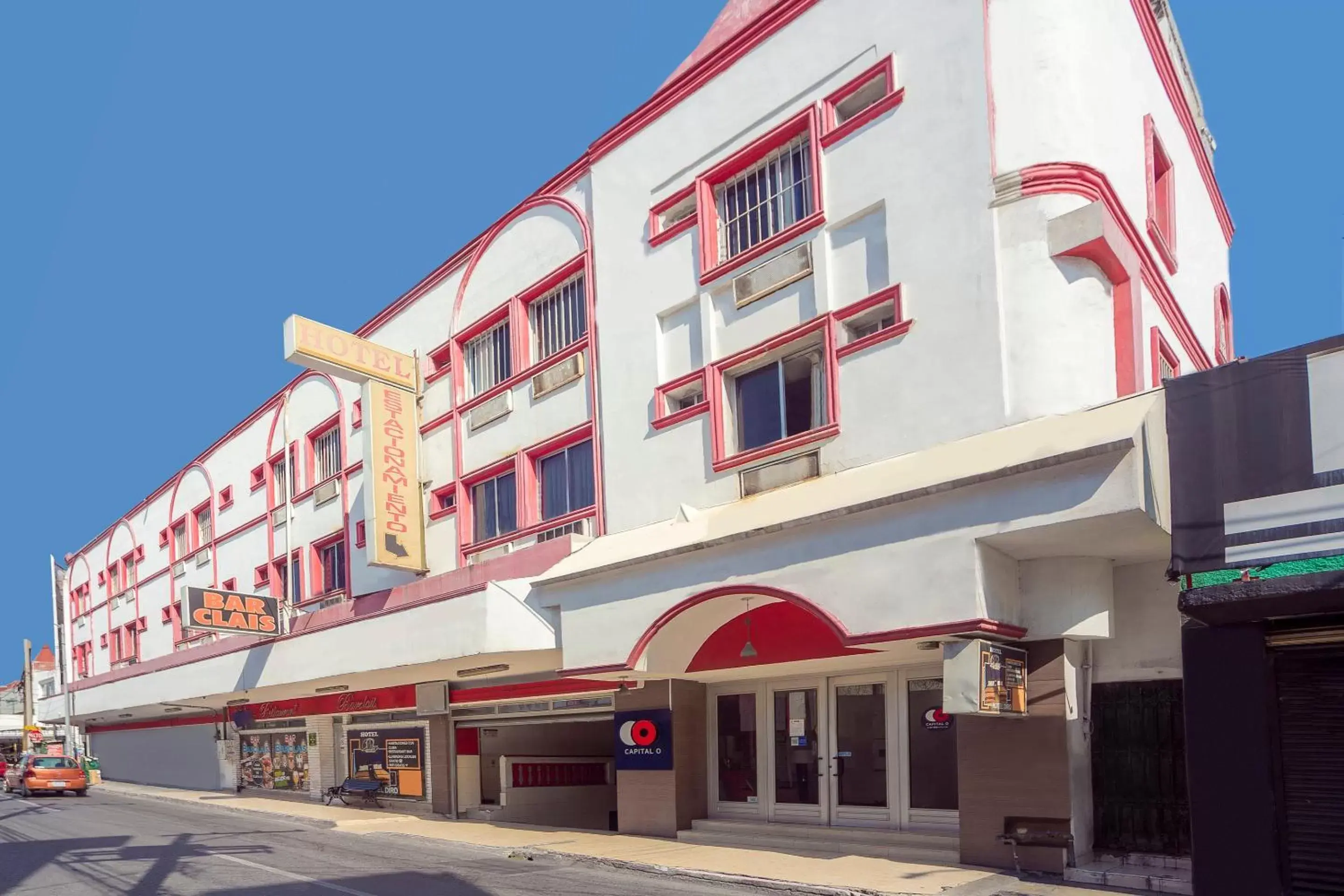 Facade/entrance, Property Building in Capital O Hotel Diro, Monterrey