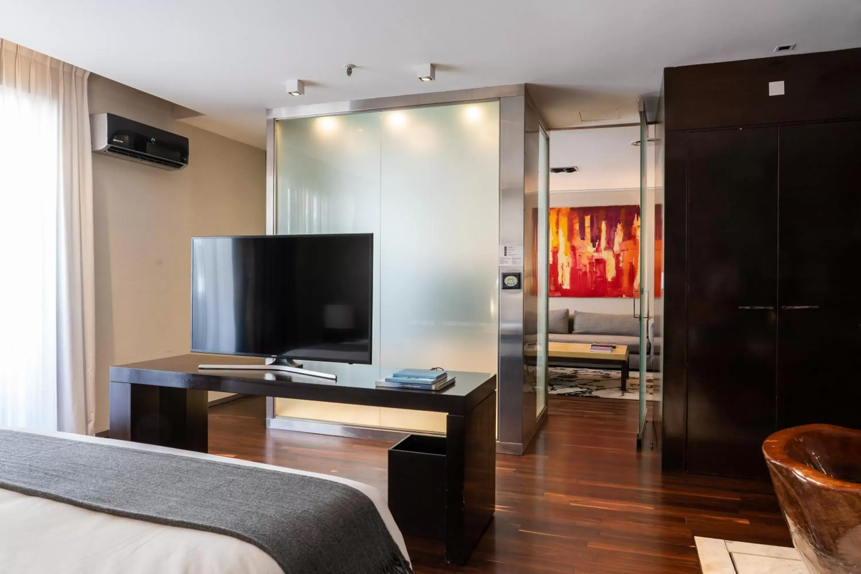 Bedroom, TV/Entertainment Center in Mio Buenos Aires