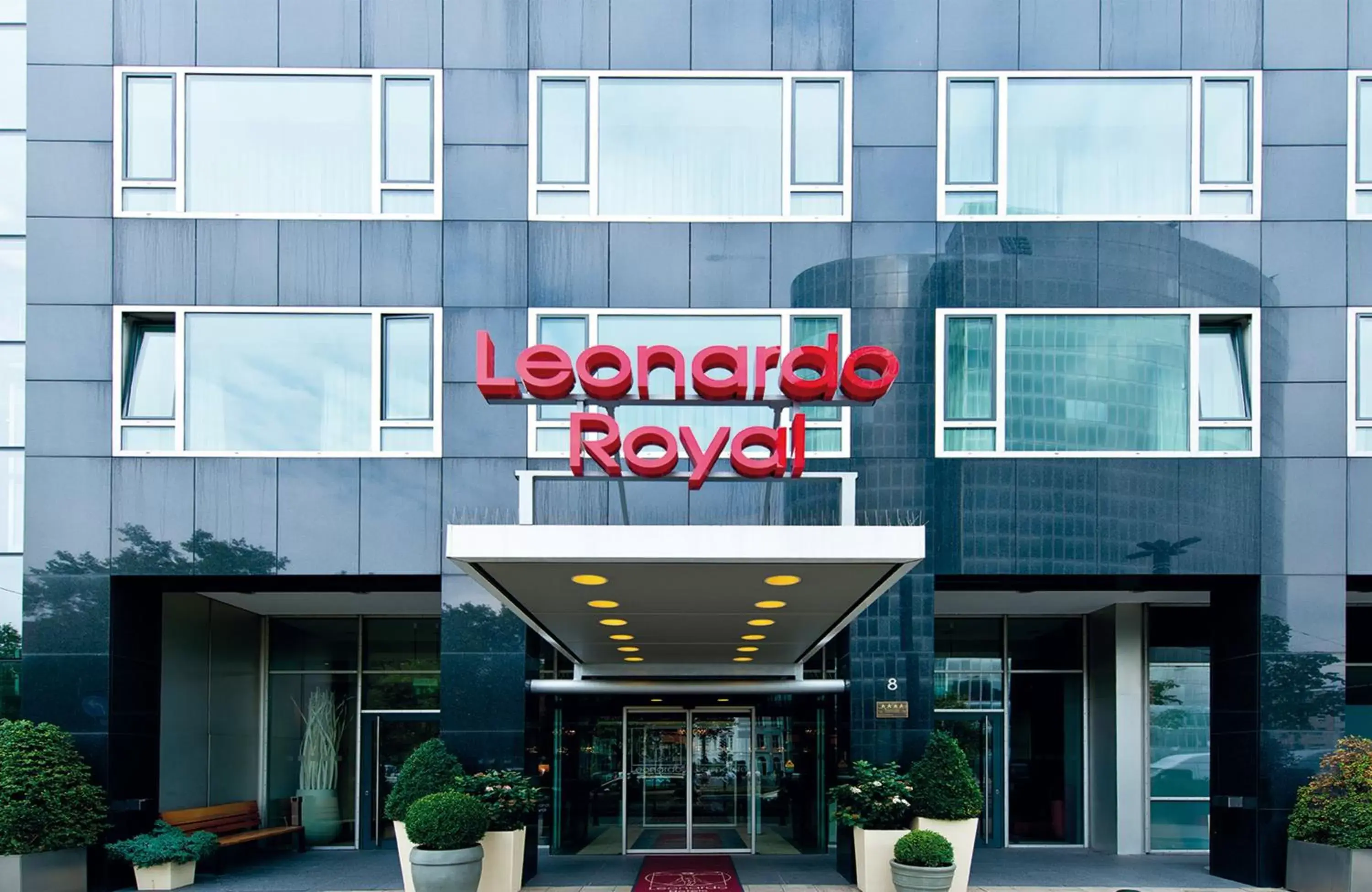 Facade/entrance in Leonardo Royal Hotel Düsseldorf Königsallee