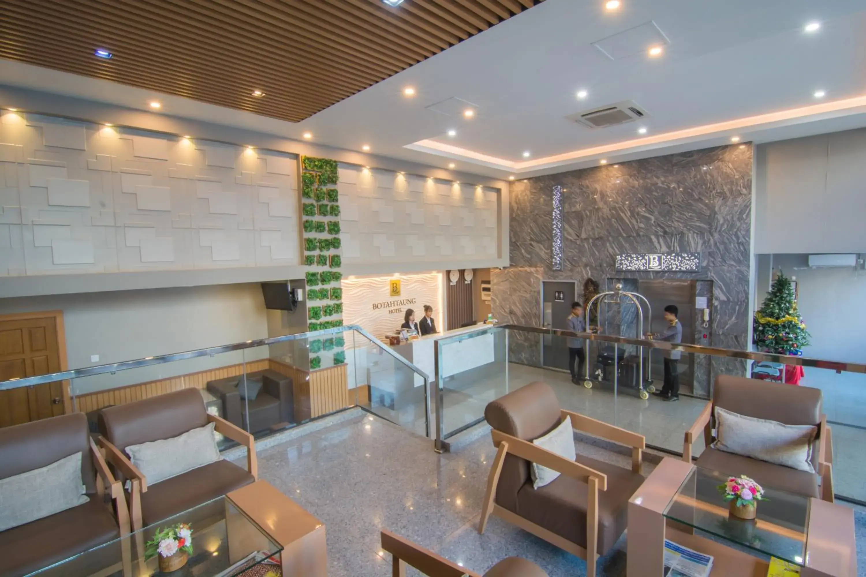 Lobby or reception, Restaurant/Places to Eat in Botahtaung Hotel