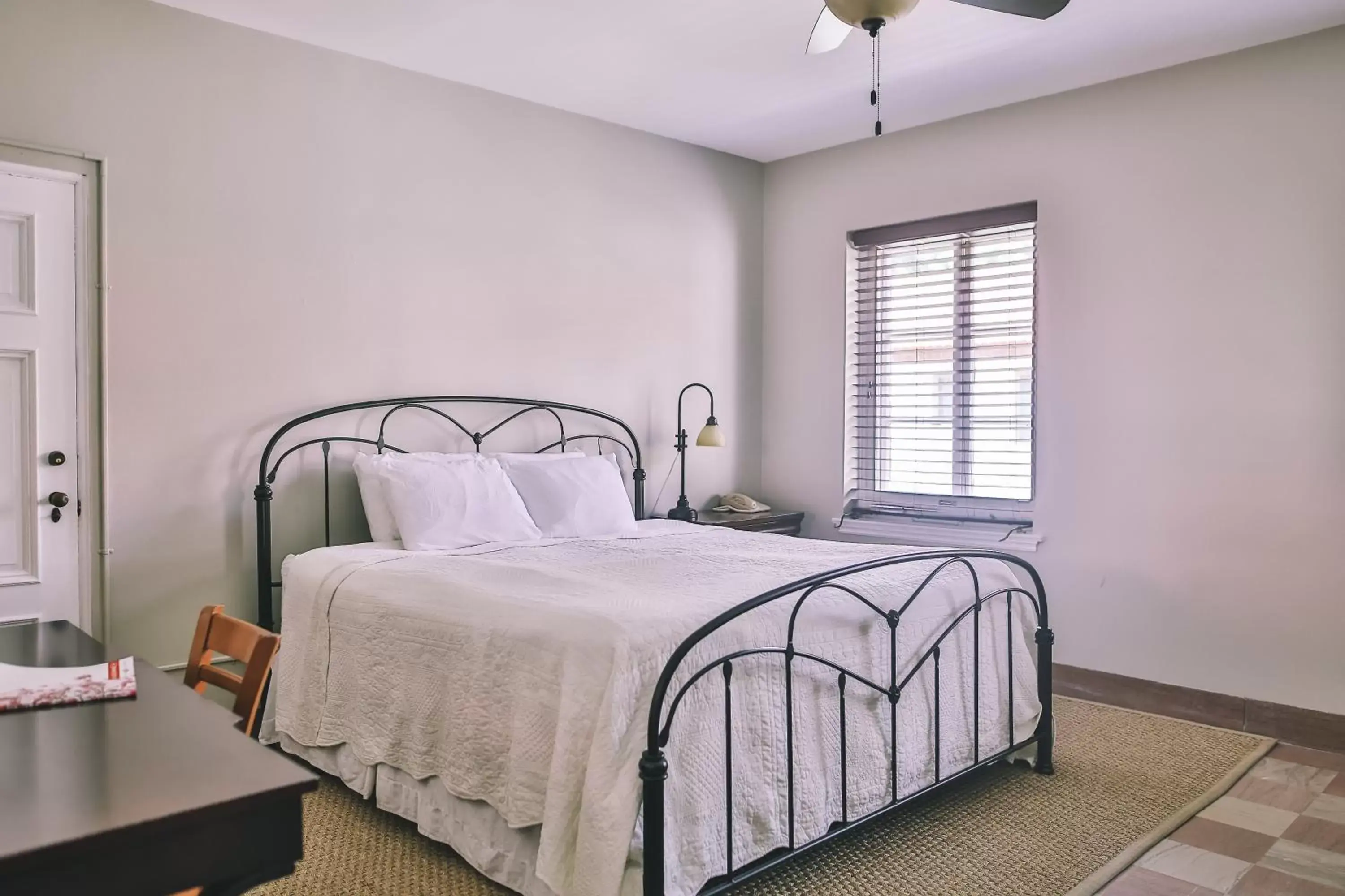 Bed in The Lodge At Wakulla Springs