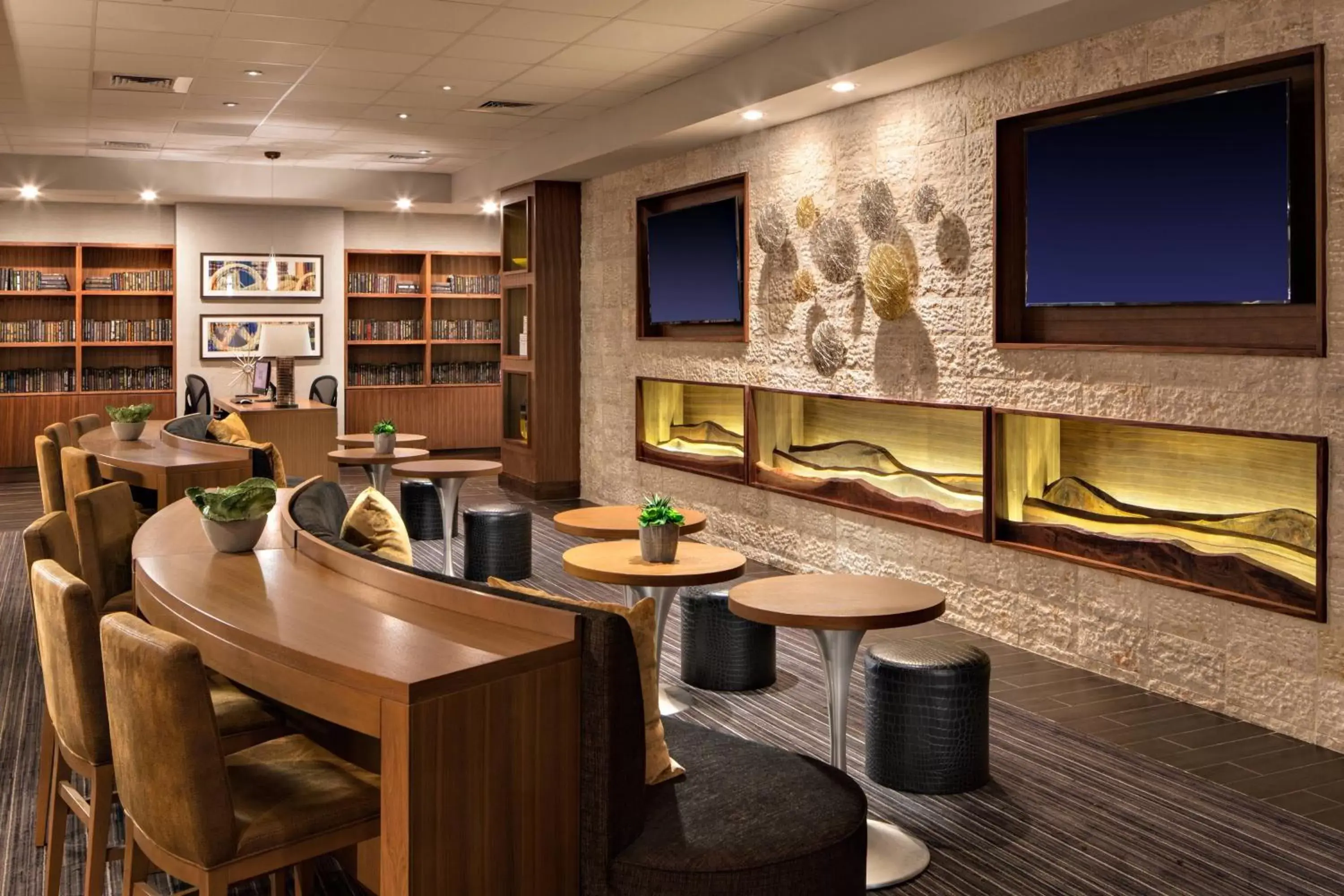 Lounge or bar, Lounge/Bar in Houston Marriott South at Hobby Airport