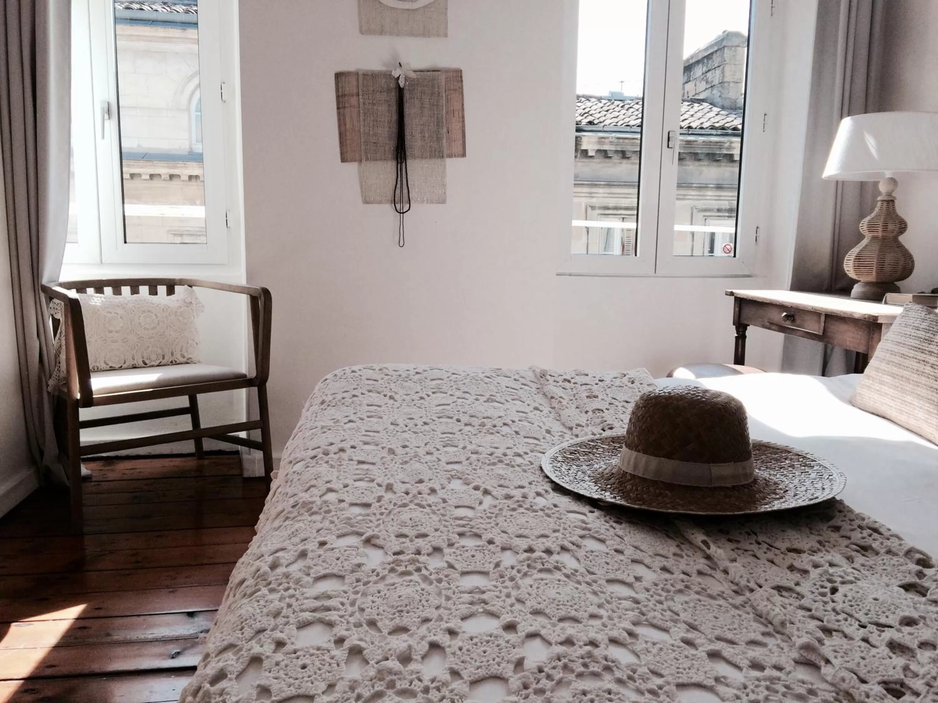 Bed in Maison du Lierre Bordeaux Centre ville