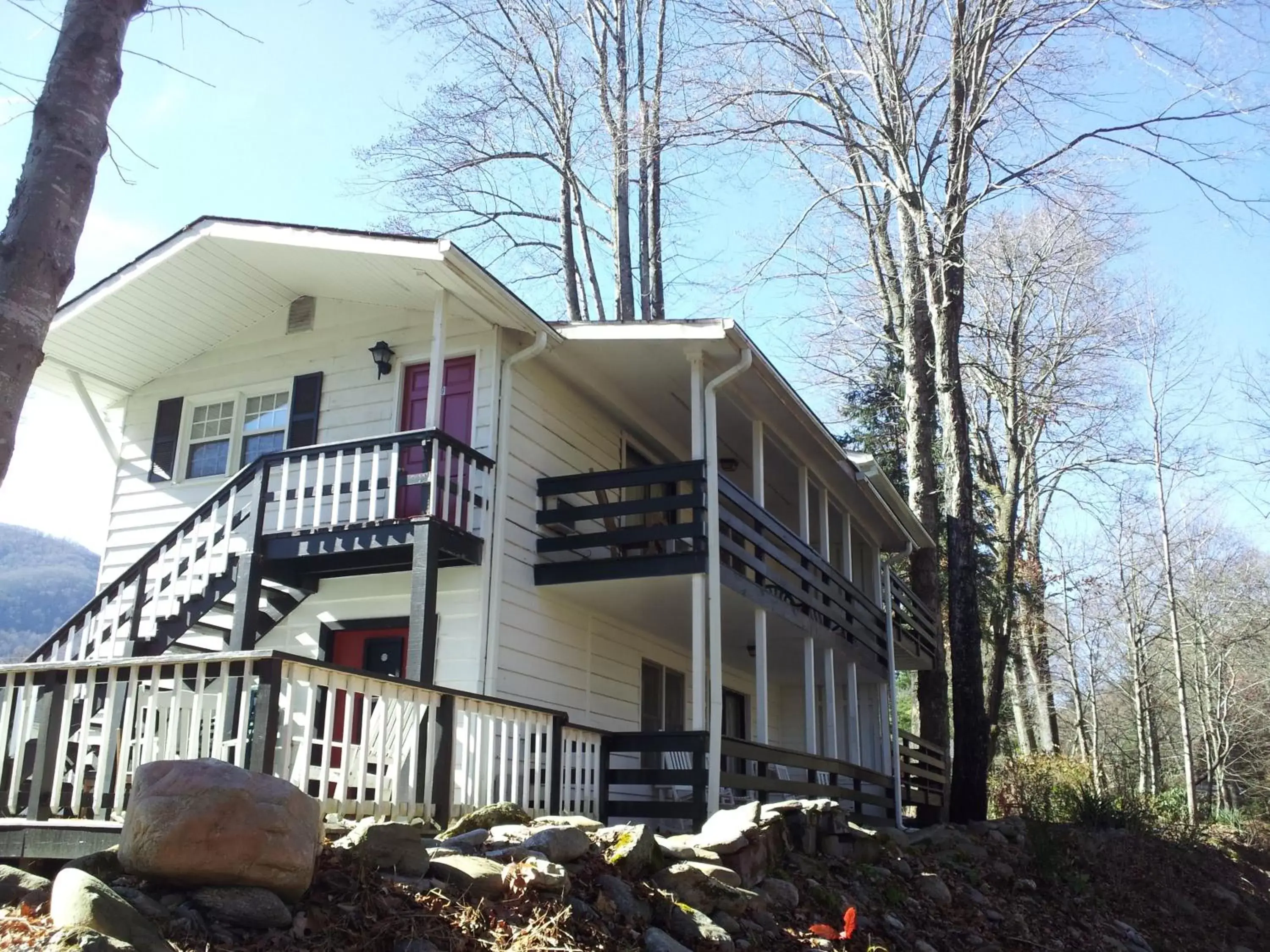 River view, Property Building in Five Star Inn - Maggie Valley