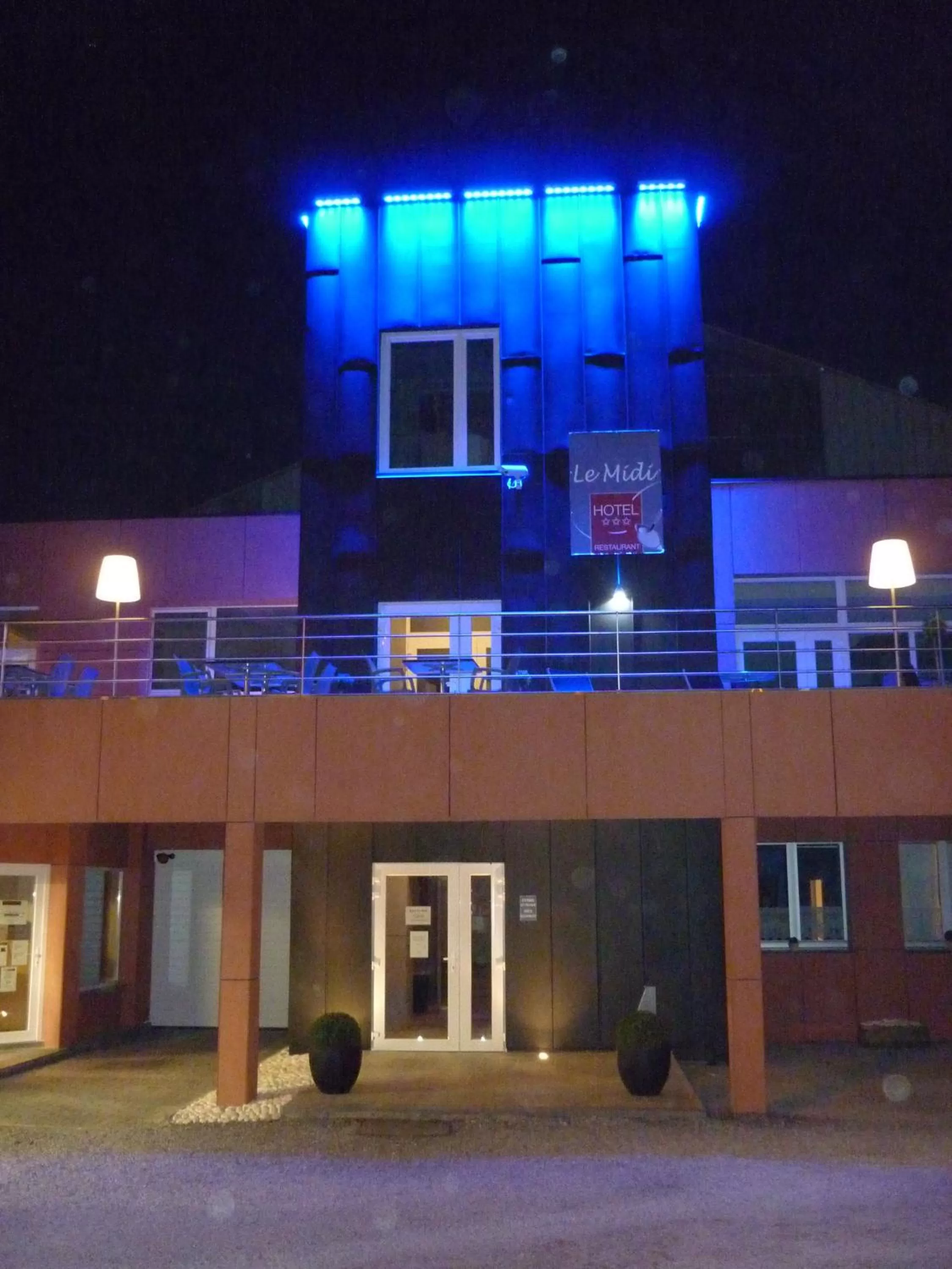 Facade/entrance in Hotel Le Midi
