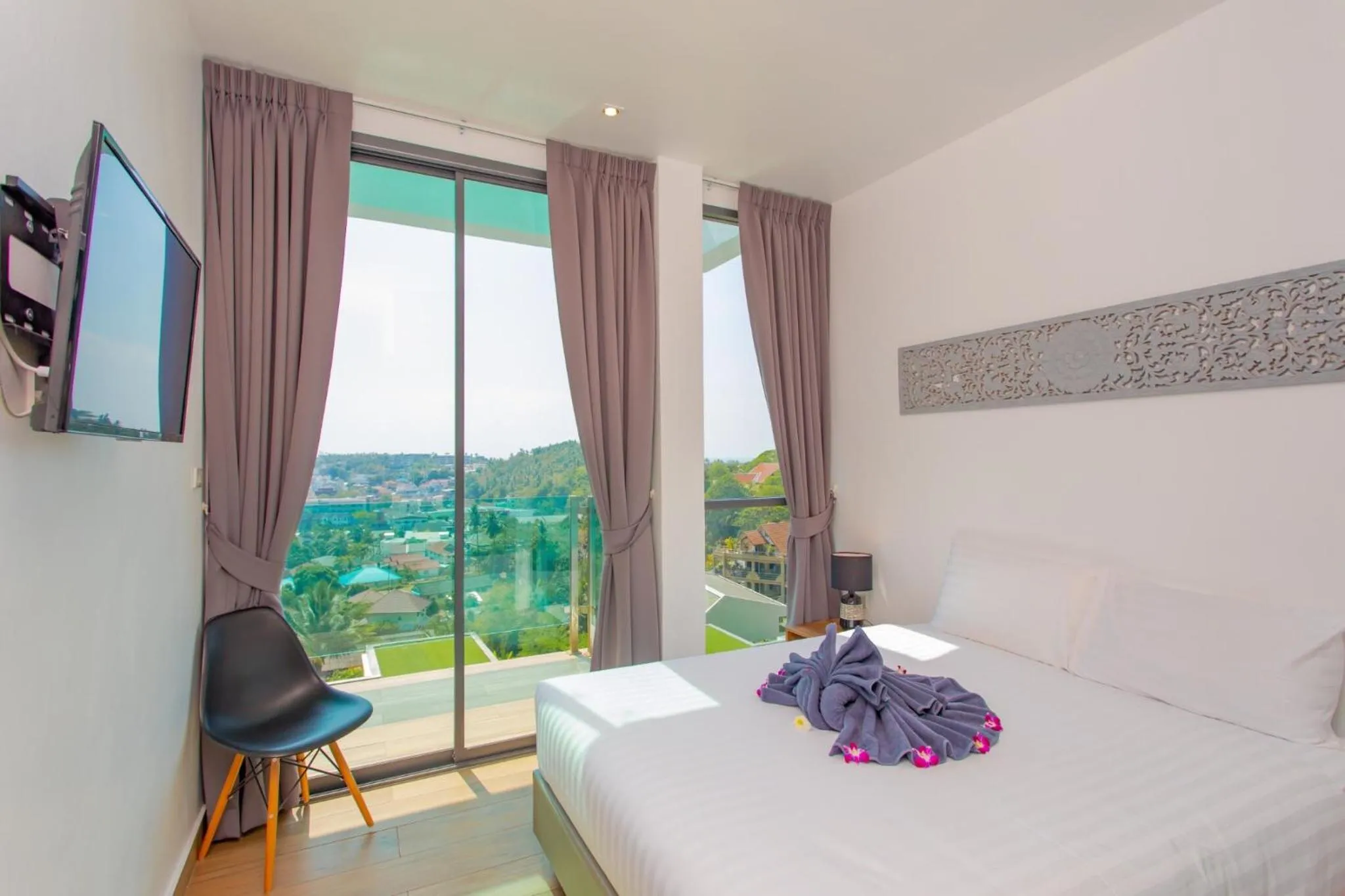 Bedroom, Bed in Baan Saint-Tropez Seaview Villas Kata Beach