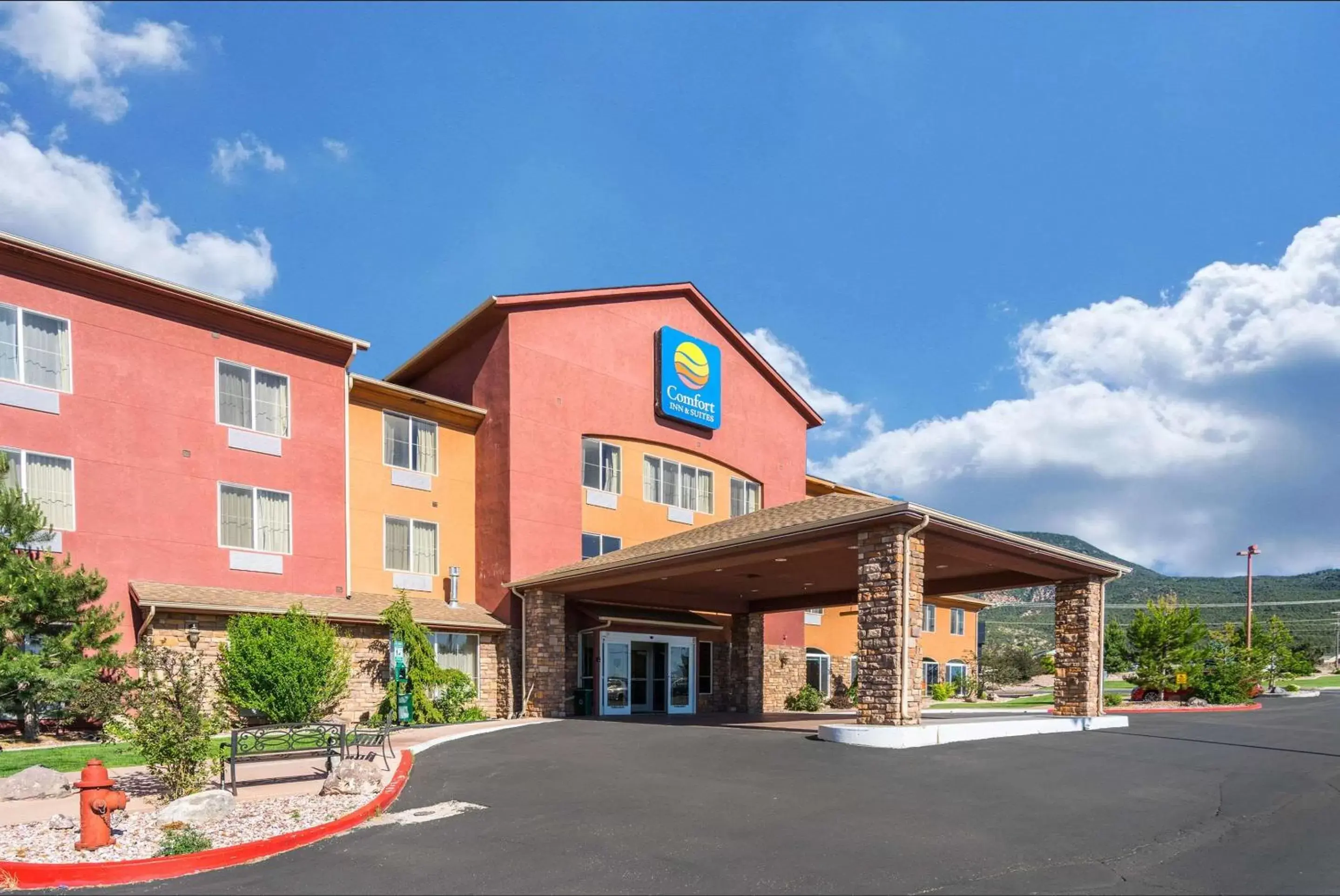 Property Building in Comfort Inn and Suites Cedar City