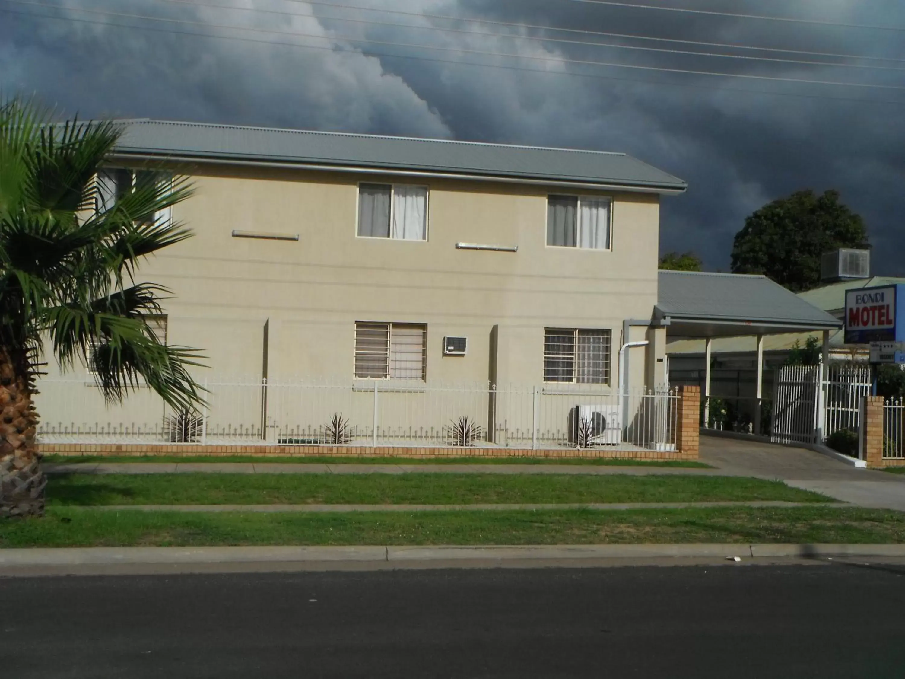 Property Building in Bondi Motel