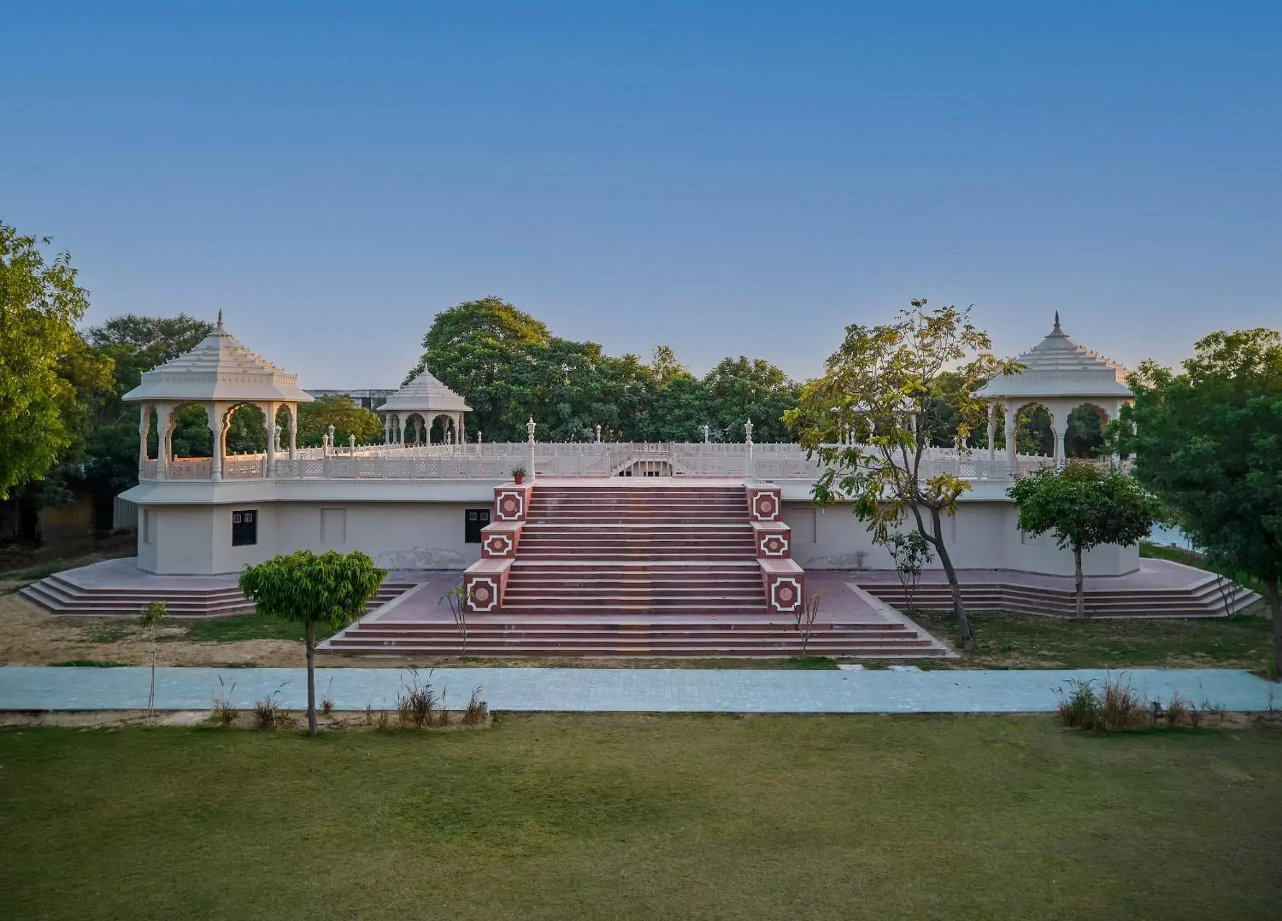 Swimming pool in Pride Amber Vilas Resort & Convention Centre Swimming pool in Pride Amber Vilas Resort & Convention Centre