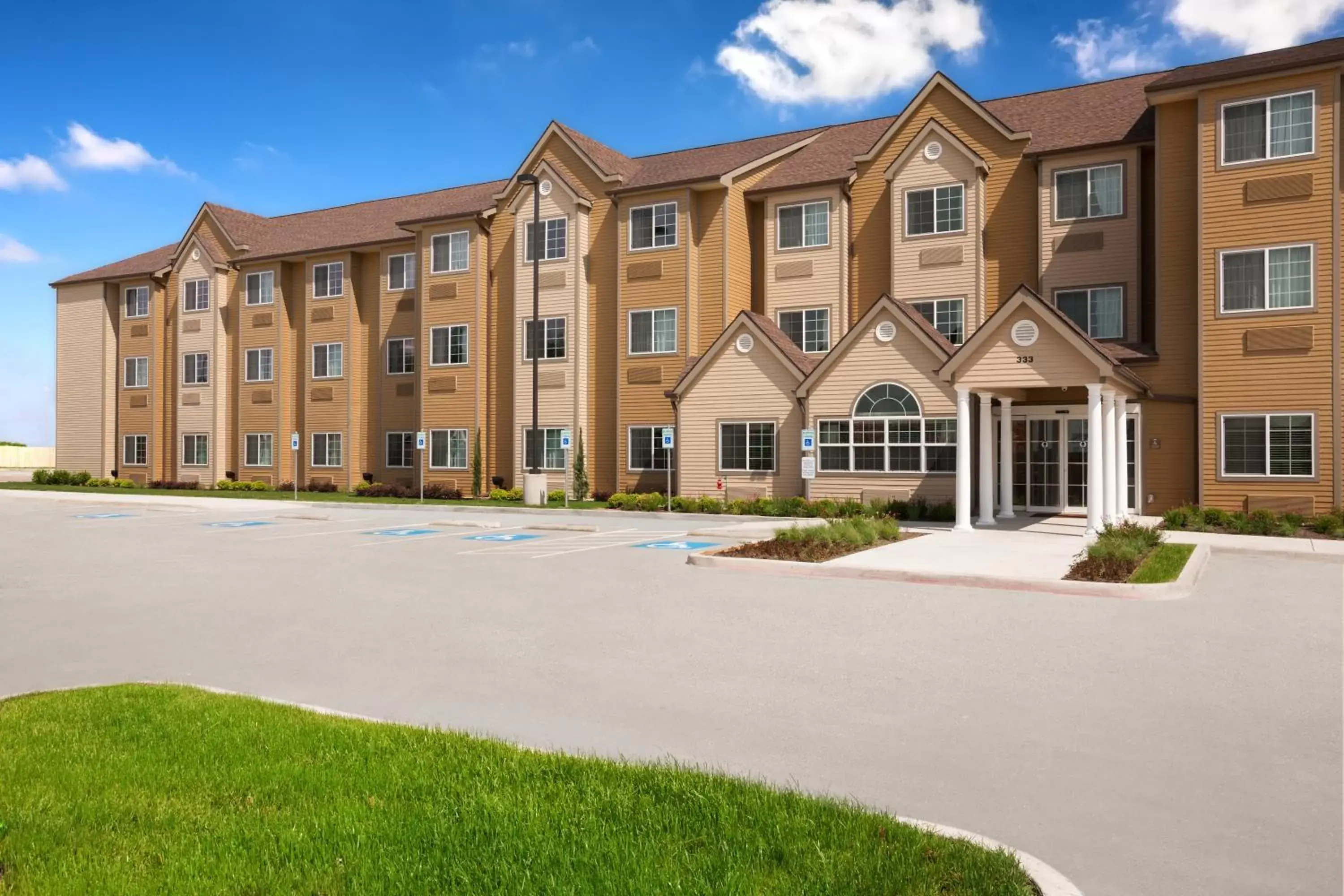 Facade/entrance, Property Building in Microtel Inn & Suites Kenedy